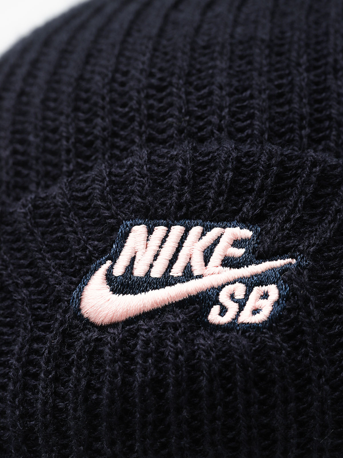 Čepice Nike SB Sb Fisherman Beanie (obsidian/storm pink)