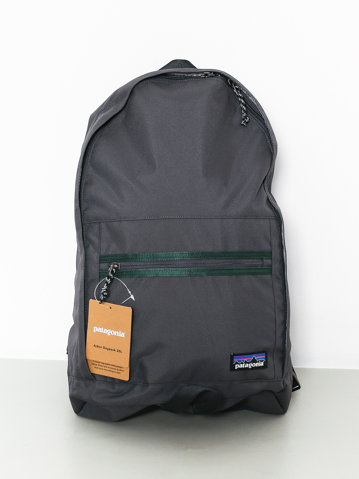 Batoh Patagonia Arbor Day Pack 20L (forge grey)