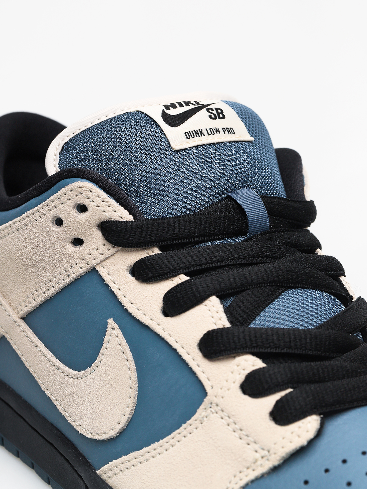 thunderstorm nike sb