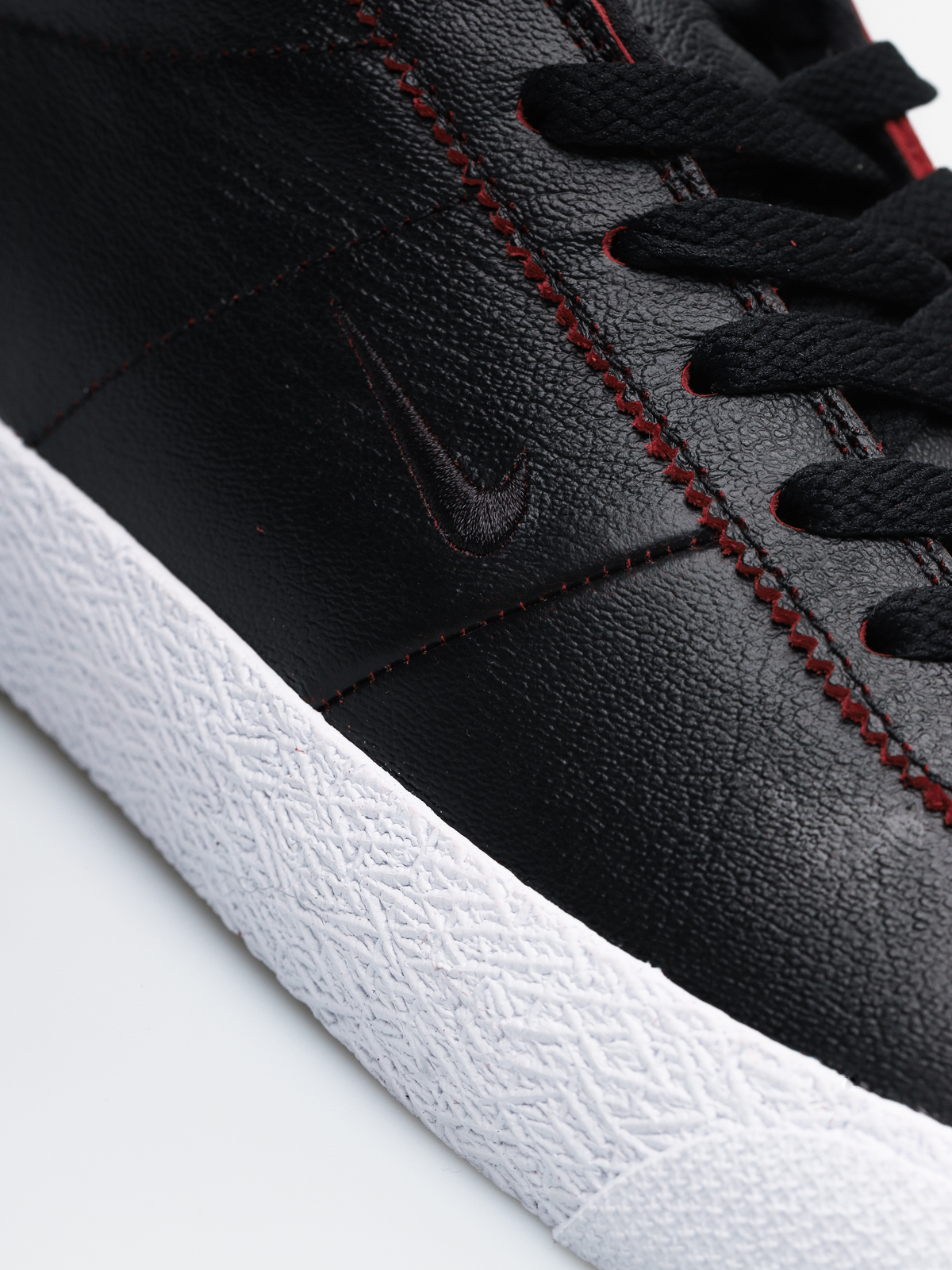 Boty Nike SB Zoom Bruin Ultra Nba (black/black university red)