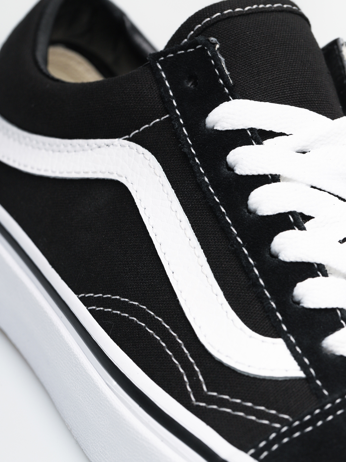 vans boots black and white