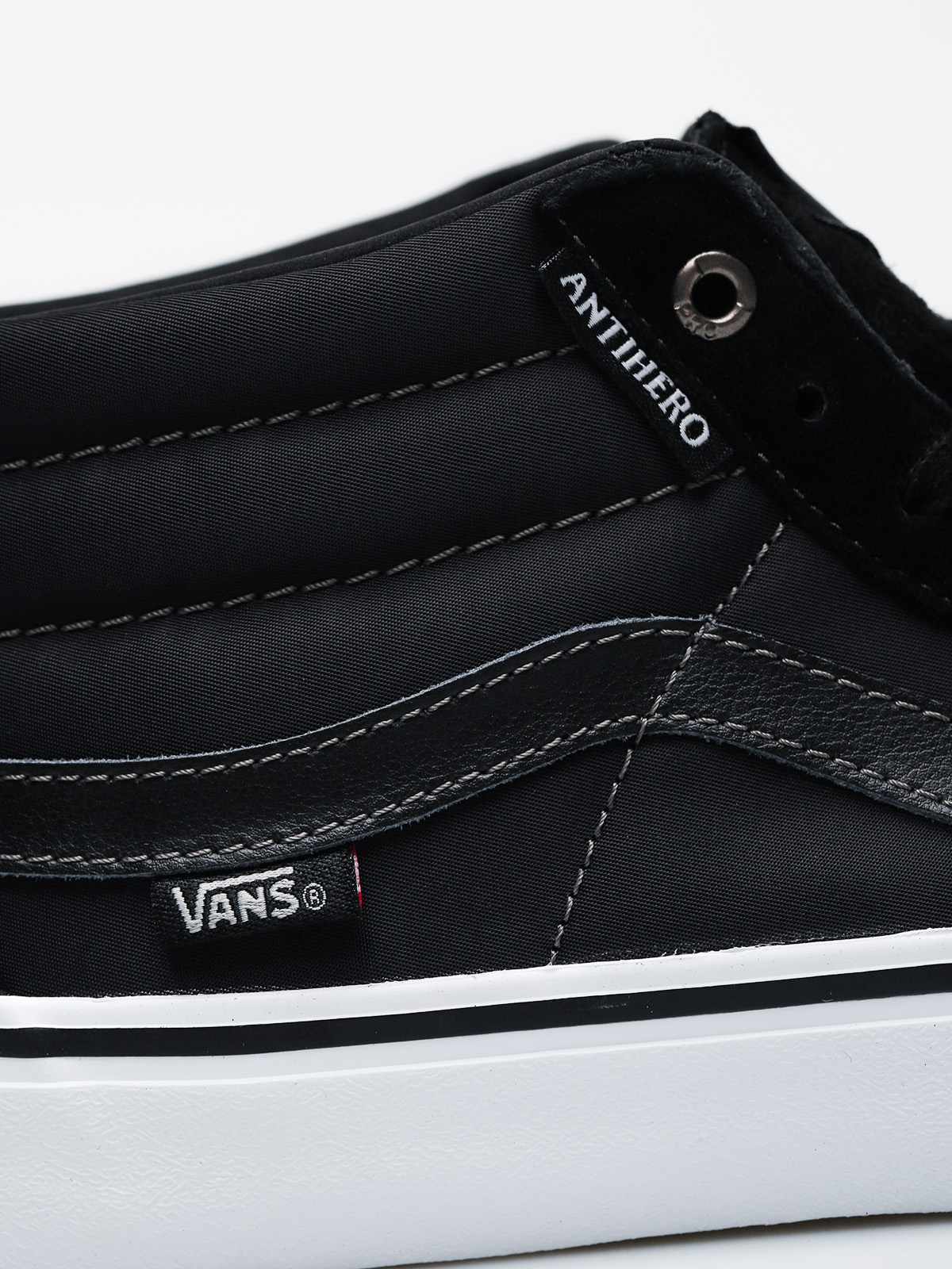 Boty Vans Sk8-Hi Mid Pro Anti Hero (grosso/black)