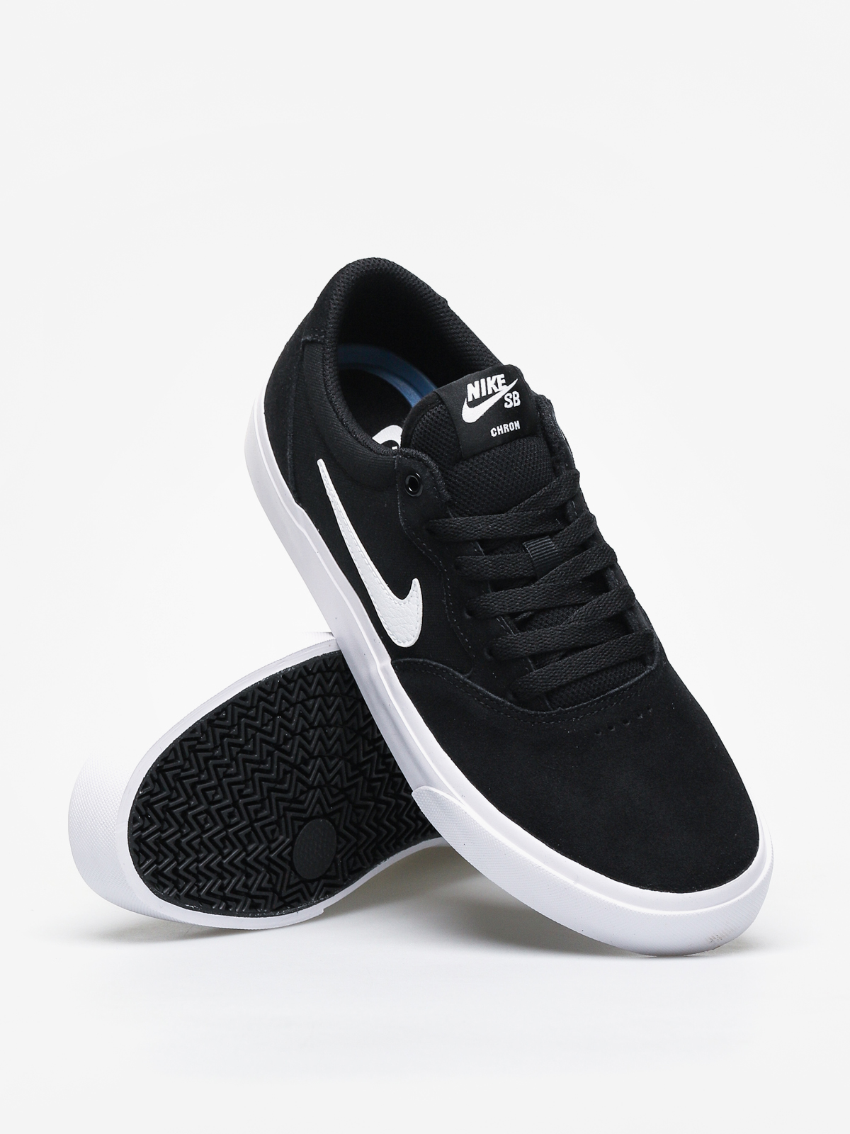 nike sb chron slr leather trainers in white