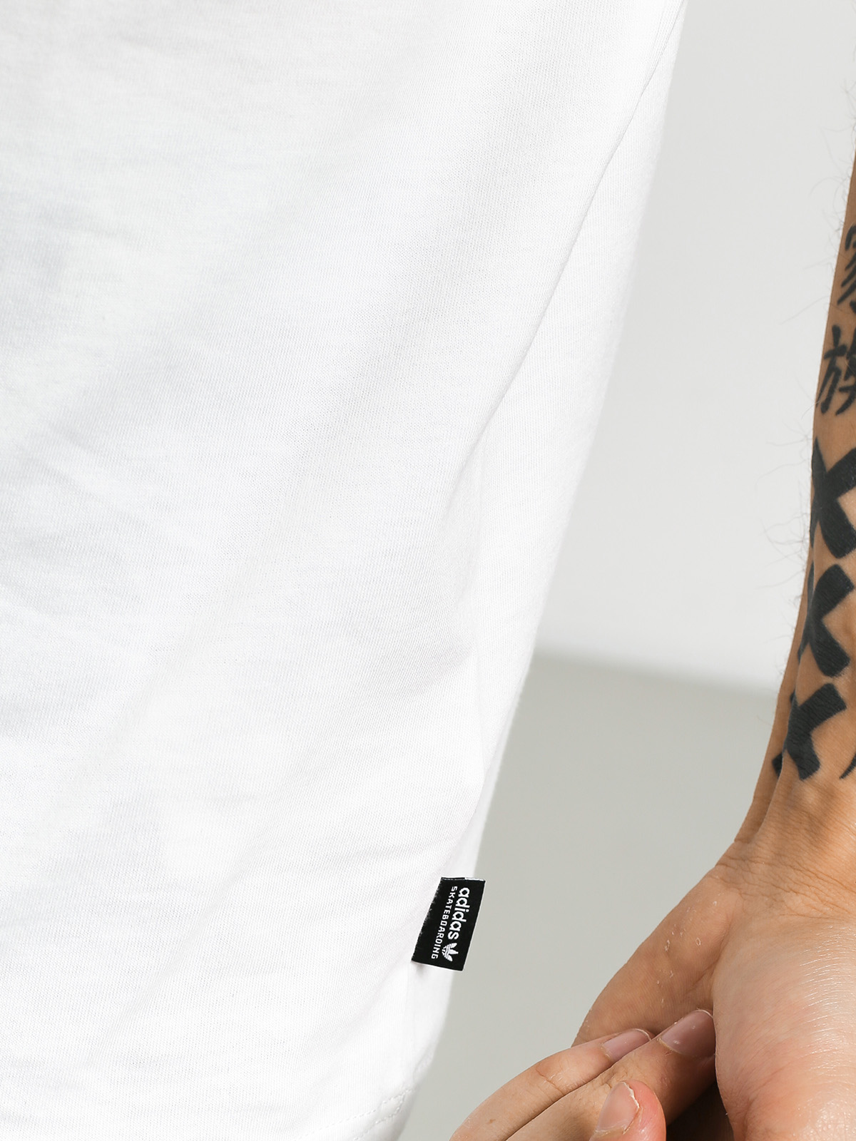 Tričko adidas Originals Dakari Bb (white/rawkha/ngtcar)