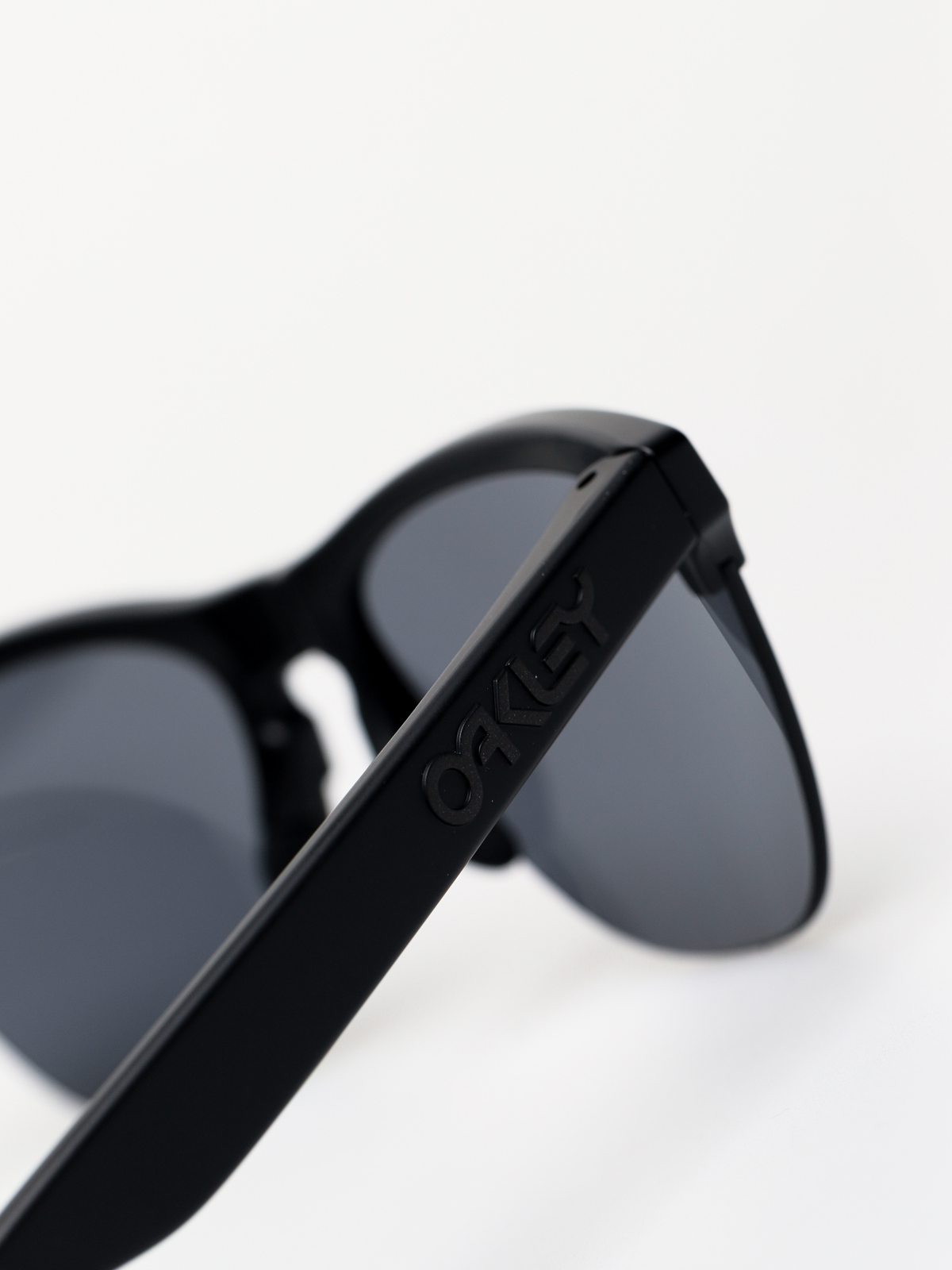 Sluneční brýle Oakley Frogskins Lite (matte black/grey)