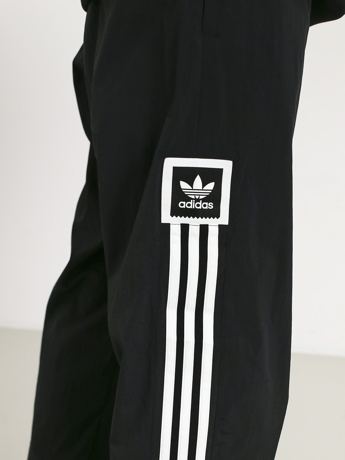 Kalhoty adidas Standardwindpan (black/white)
