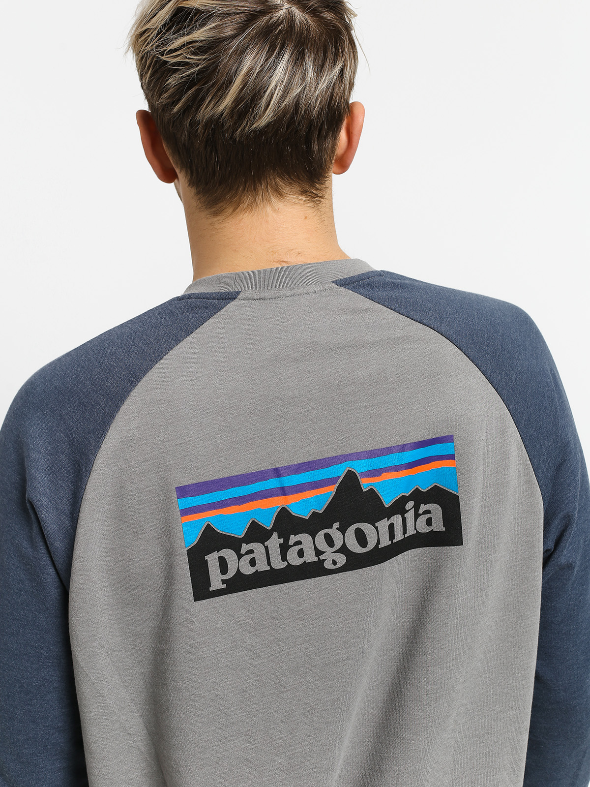 Mikina Patagonia P6 Logo Lw (feather grey w/dolomite blue)