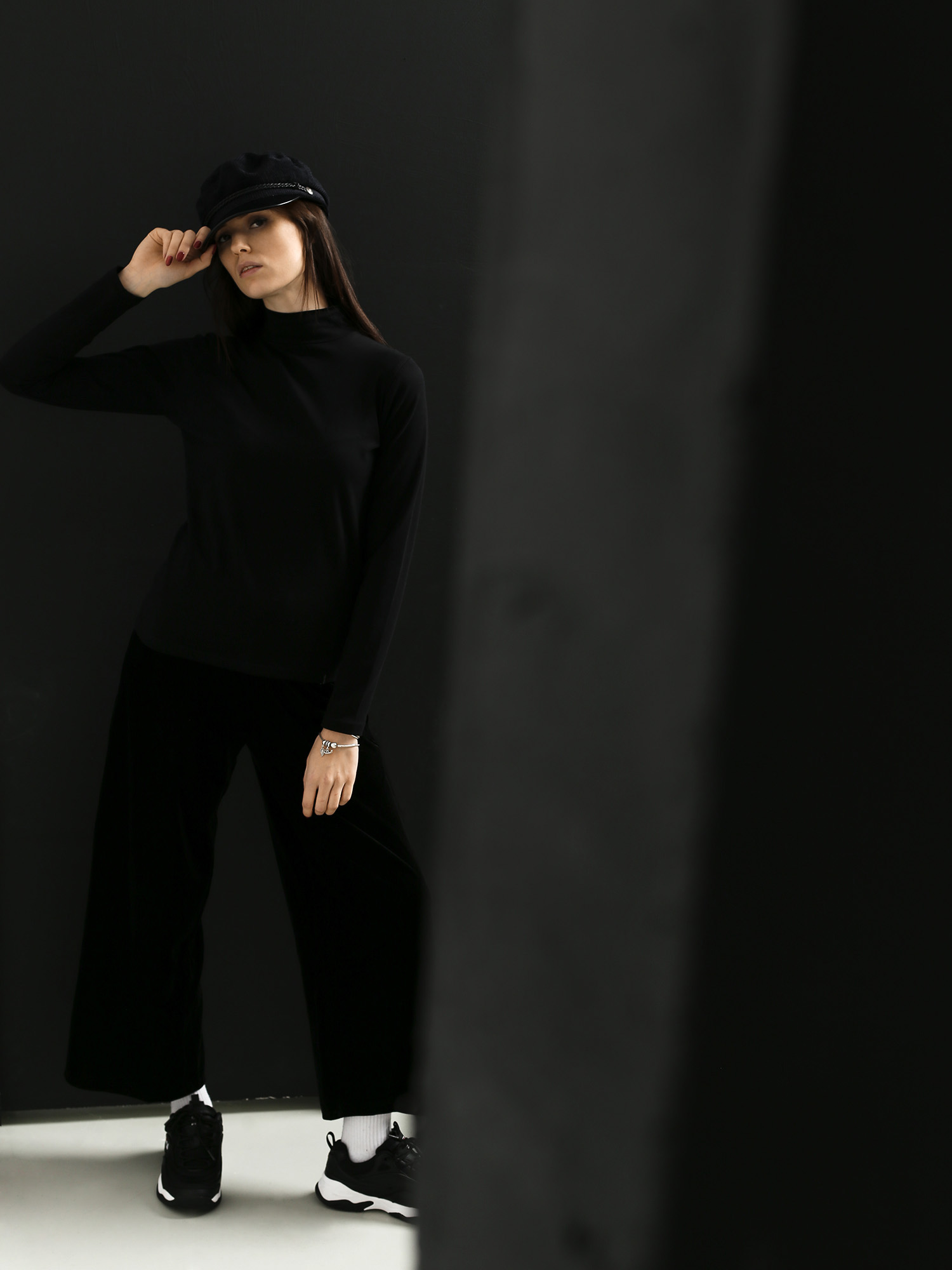 Triko The Hive Brushed Turtleneck Wmn (black)