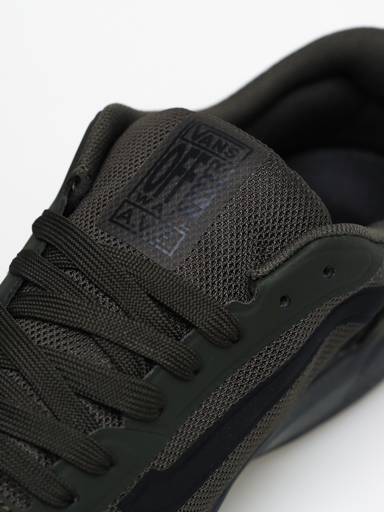 Boty Vans Ave Pro (rainy day/forest night/black)