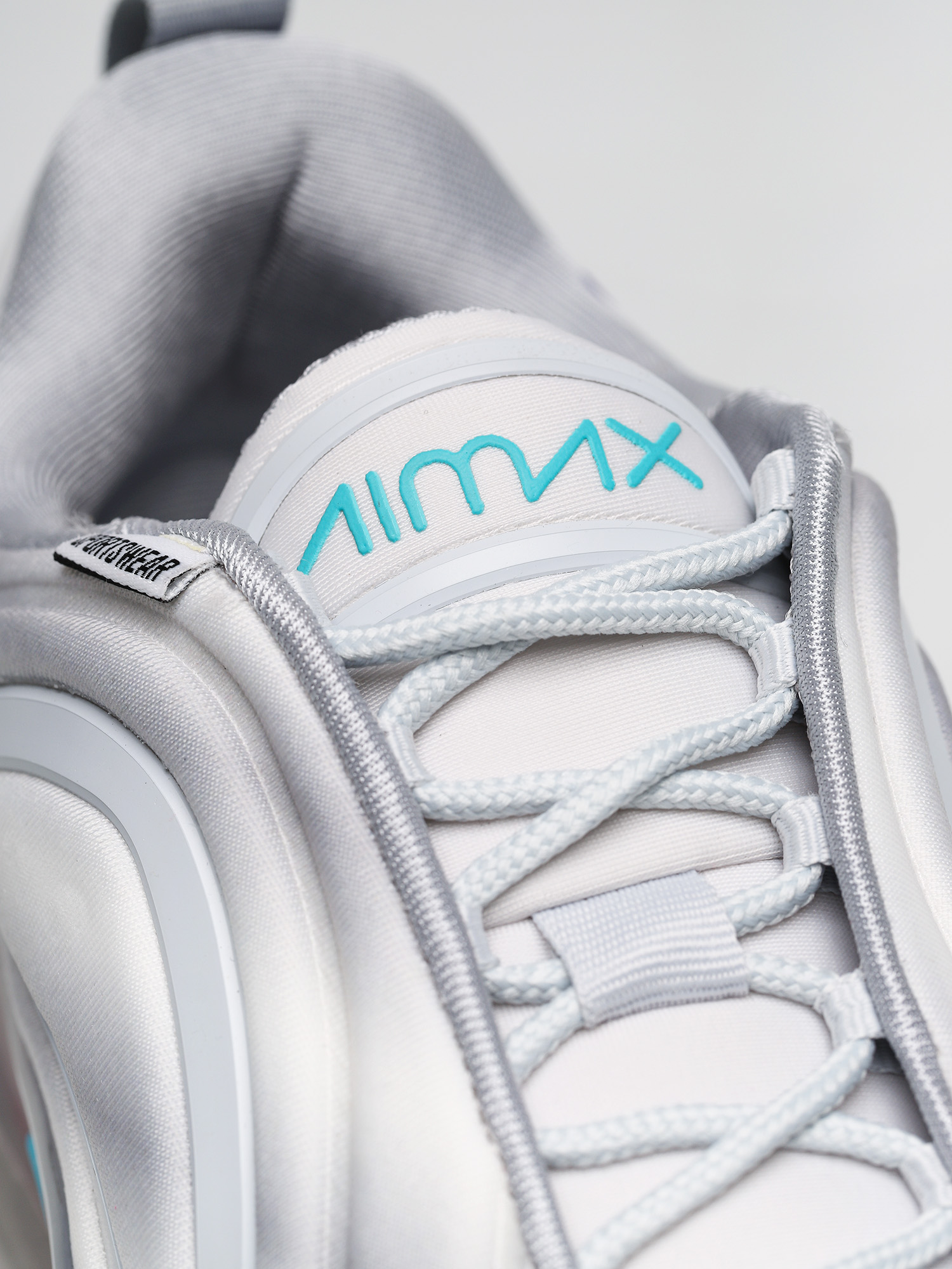 nike air max 720 nebula