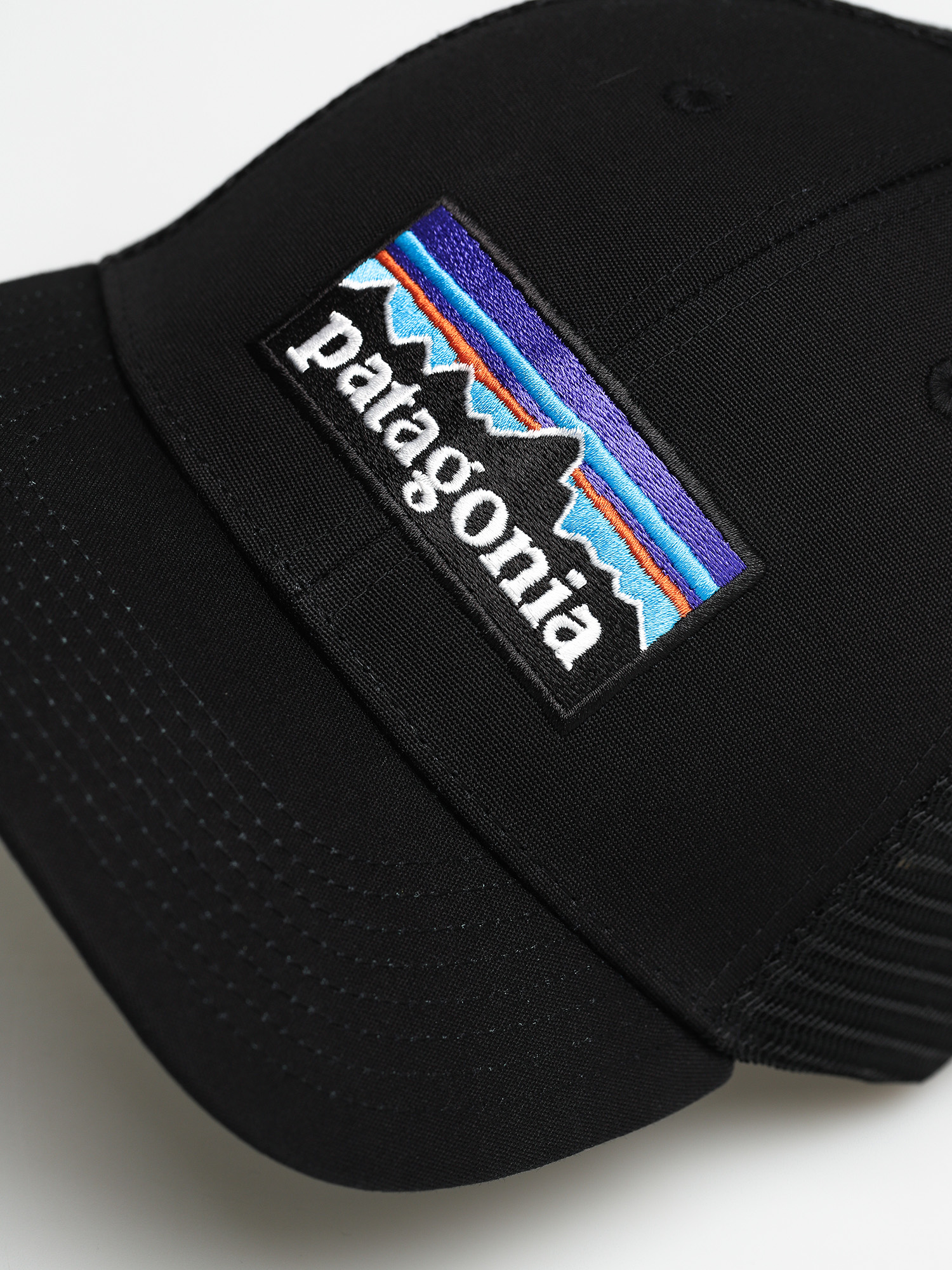 Kšiltovka  Patagonia P6 Logo LoPro Trucker ZD (black)