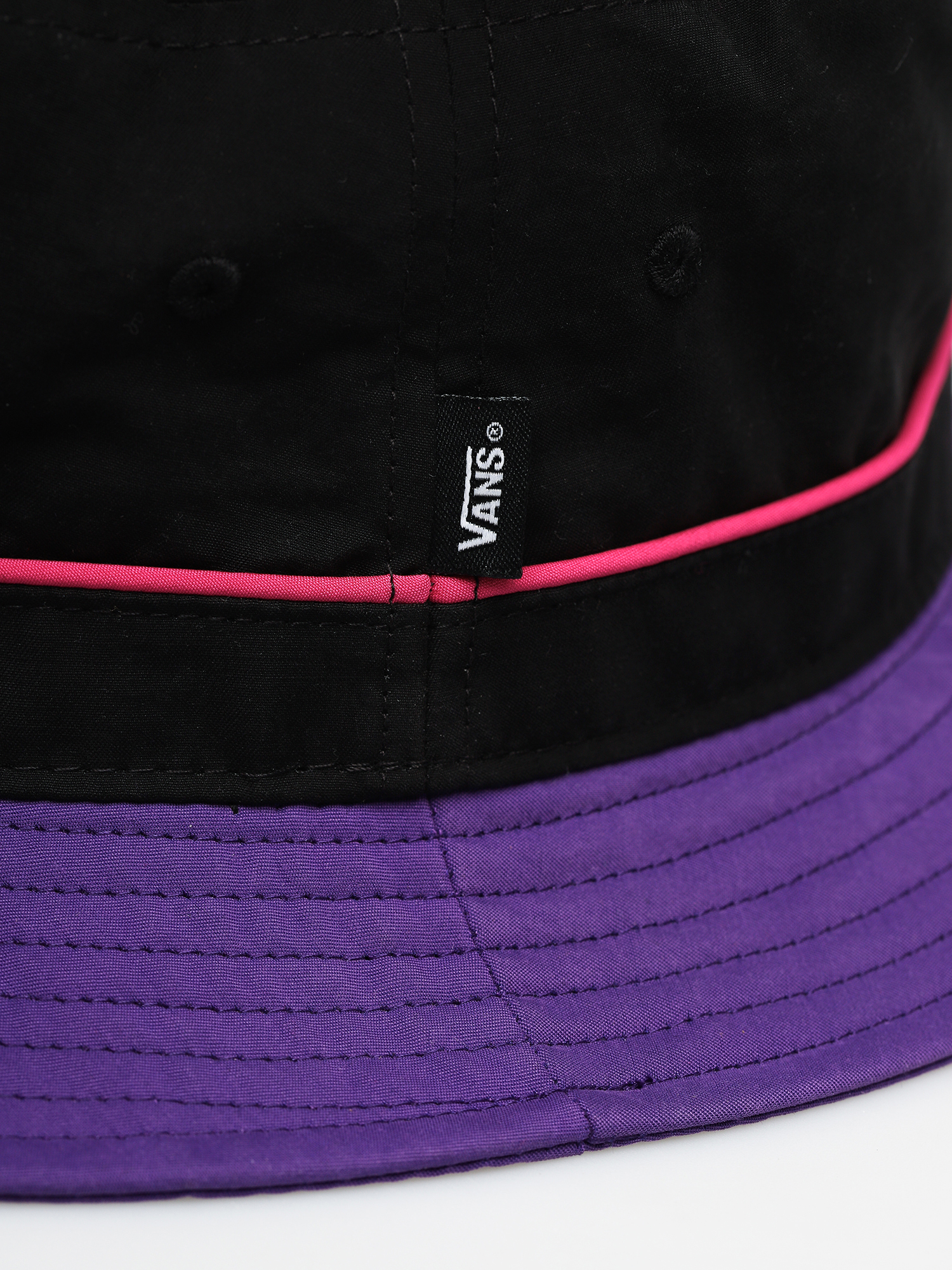 Klobouk Vans Undertone Bucket (black/heliotrope)