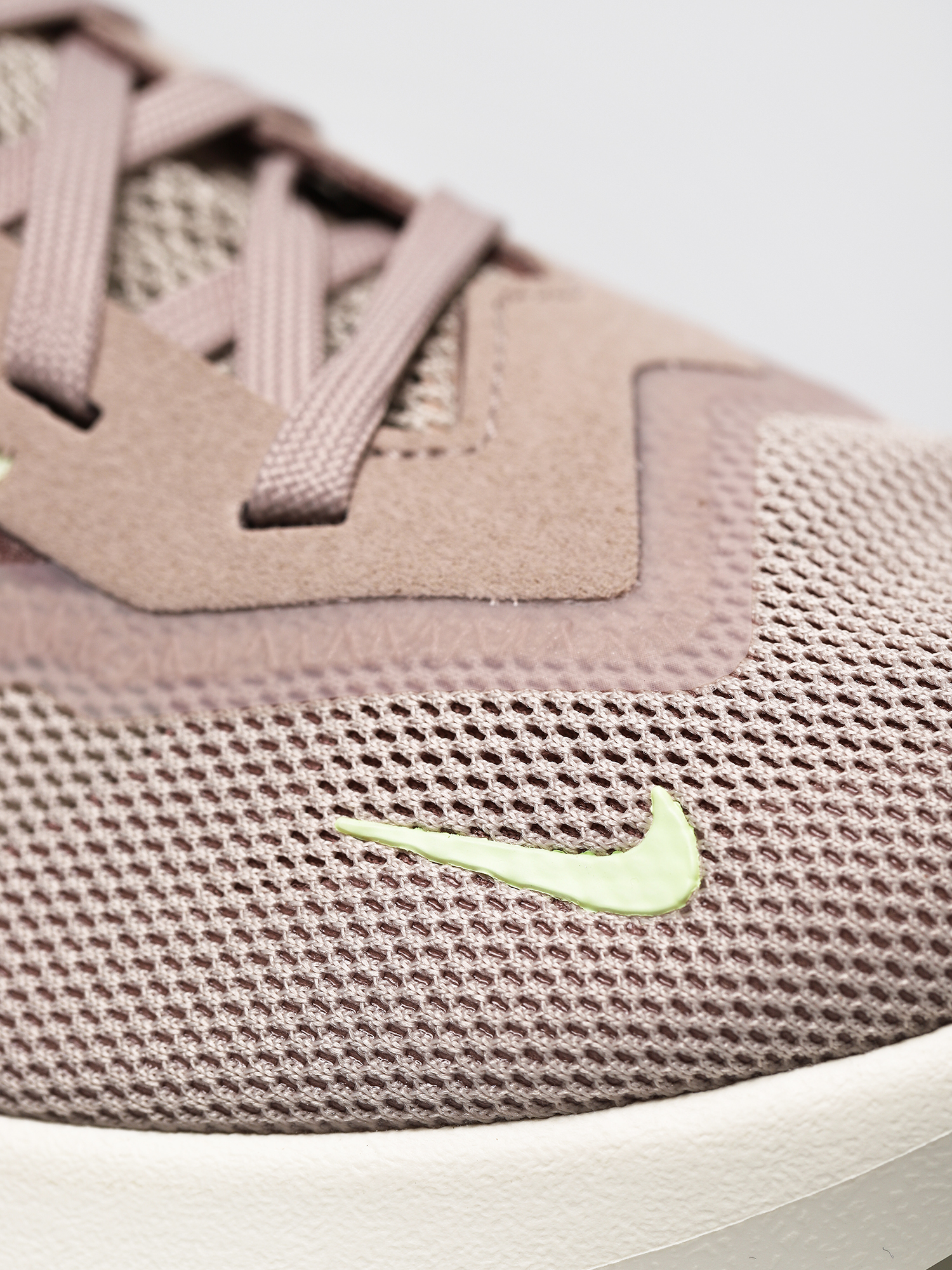 Boty Nike Vista Lite Wmn (fossil stone/barely volt desert dust)