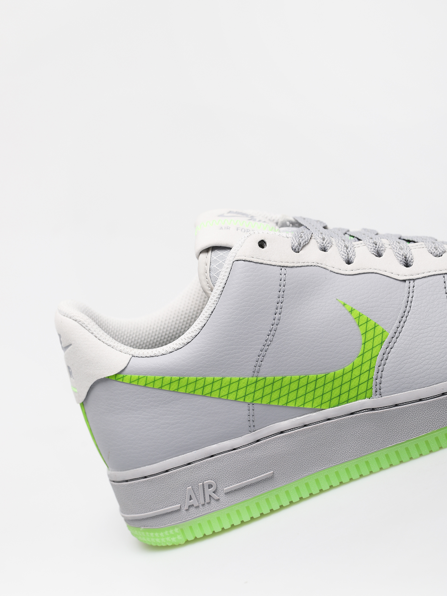 Boty Nike Air Force 1 07 Lv8 (wolf grey/ghost green photon dust black)