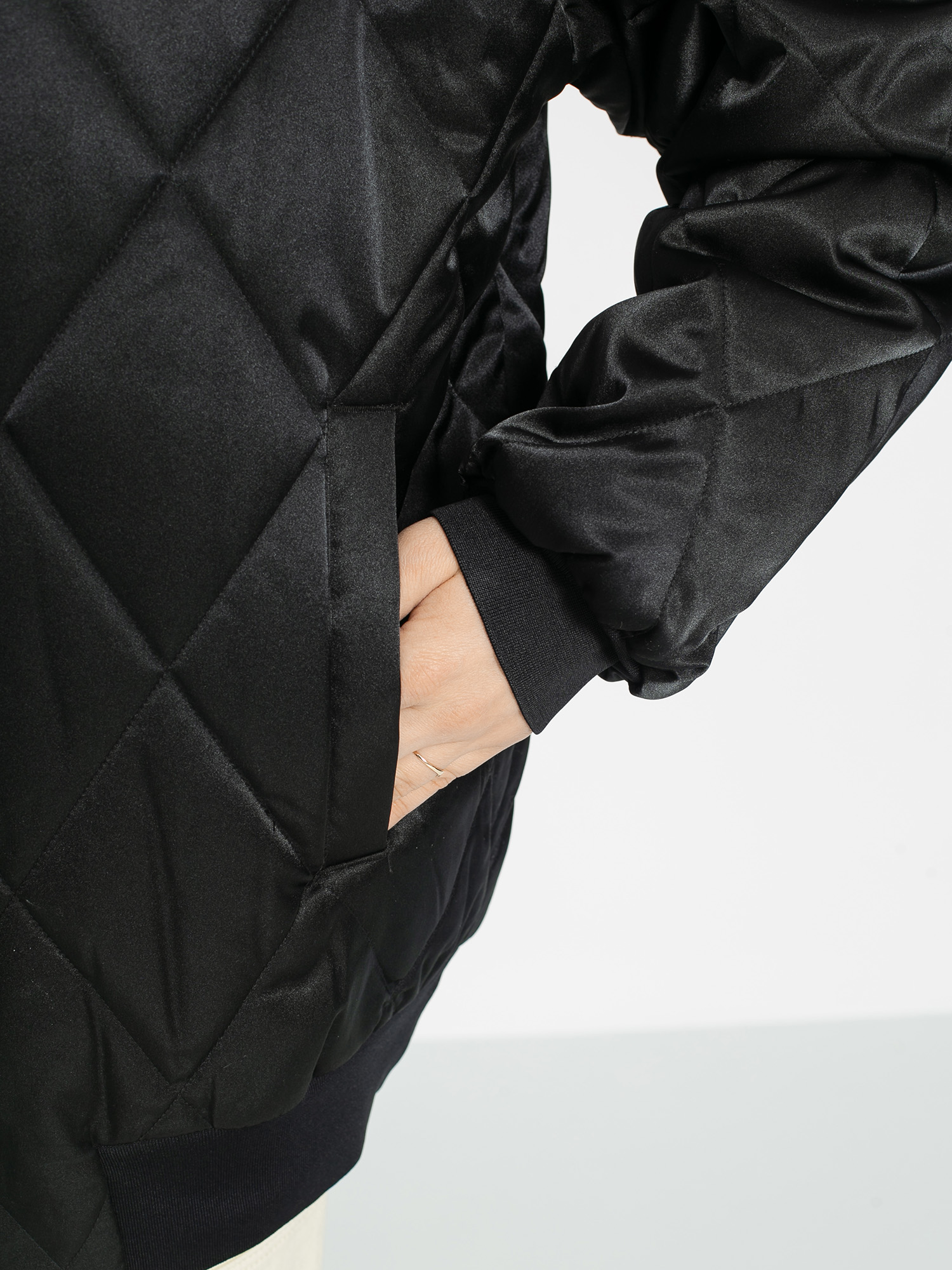 Bunda Nike Air Syn Fill Jkt Satn Wmn (black/black/white)