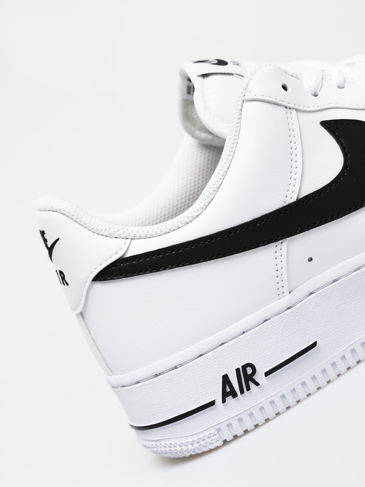 Boty Nike Air Force 1 07 (white/black)