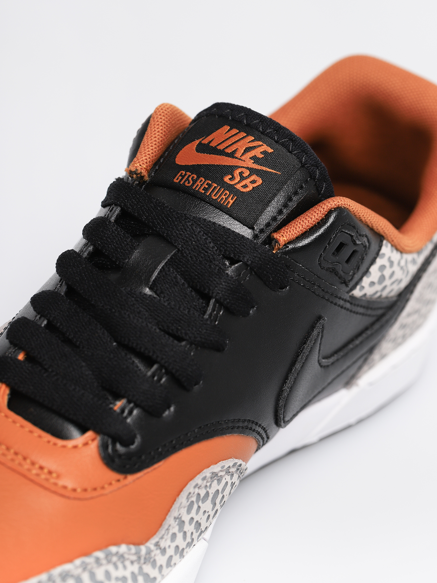 Boty Nike SB Gts Return Prm L (cobblestone/black monarch black)