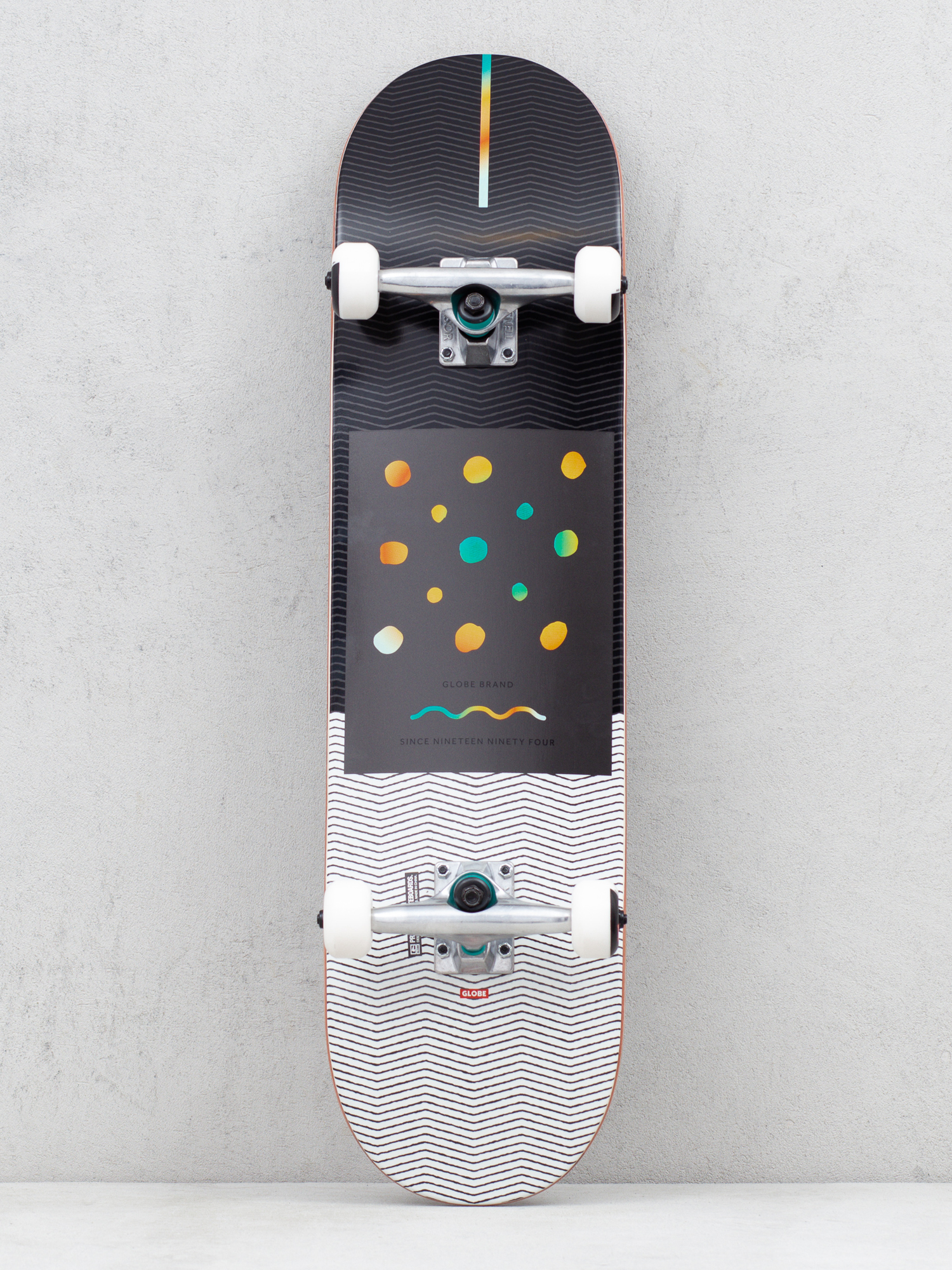 Skateboard Globe G1 Nine Dot Four (black white)