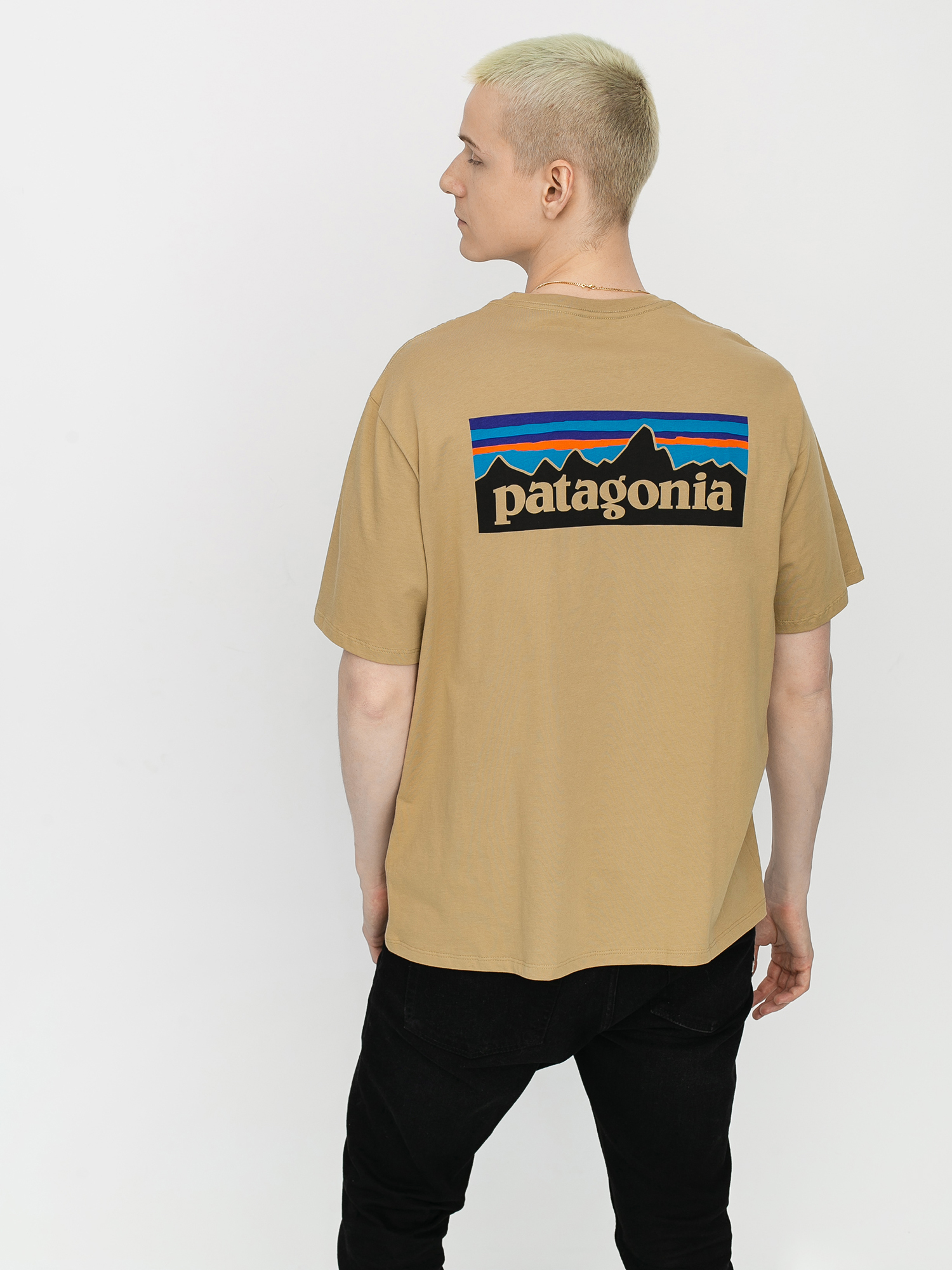 Tričko Patagonia P6 Logo Organic (classic tan)