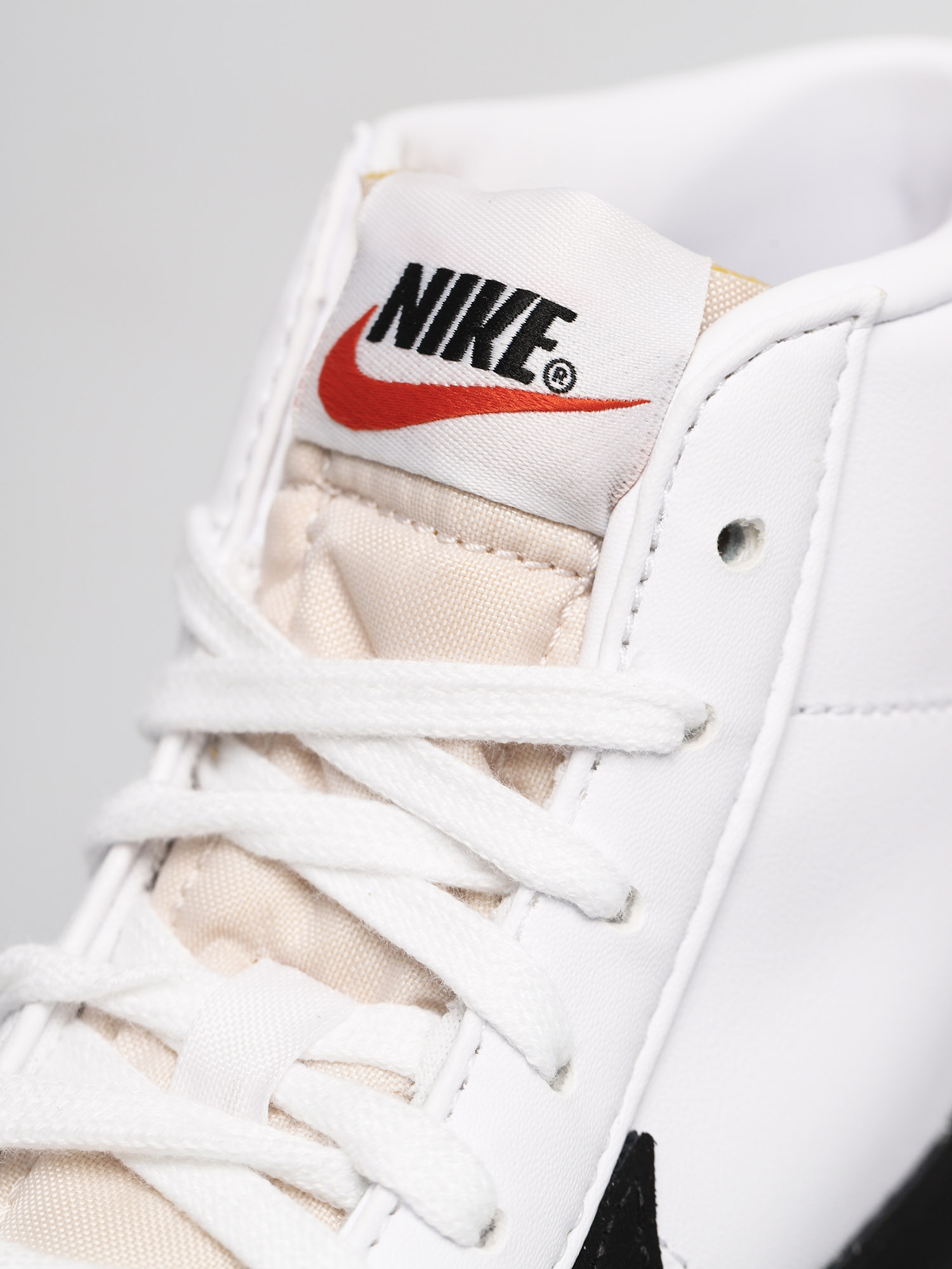 Boty Nike Blazer Mid 77 Vintage (white/black)