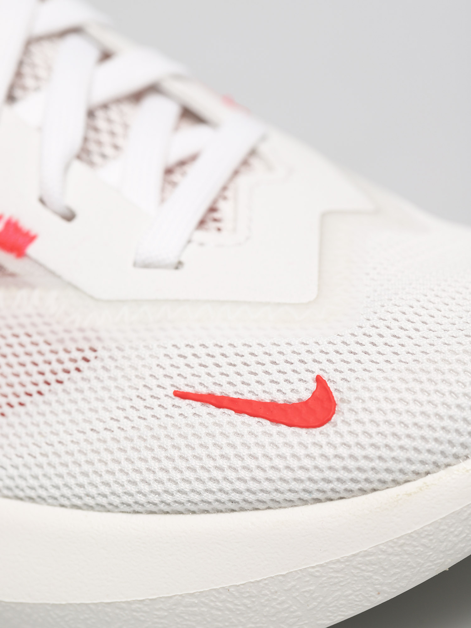 Boty Nike Vista Lite Wmn (white/white laser crimson photon dust)