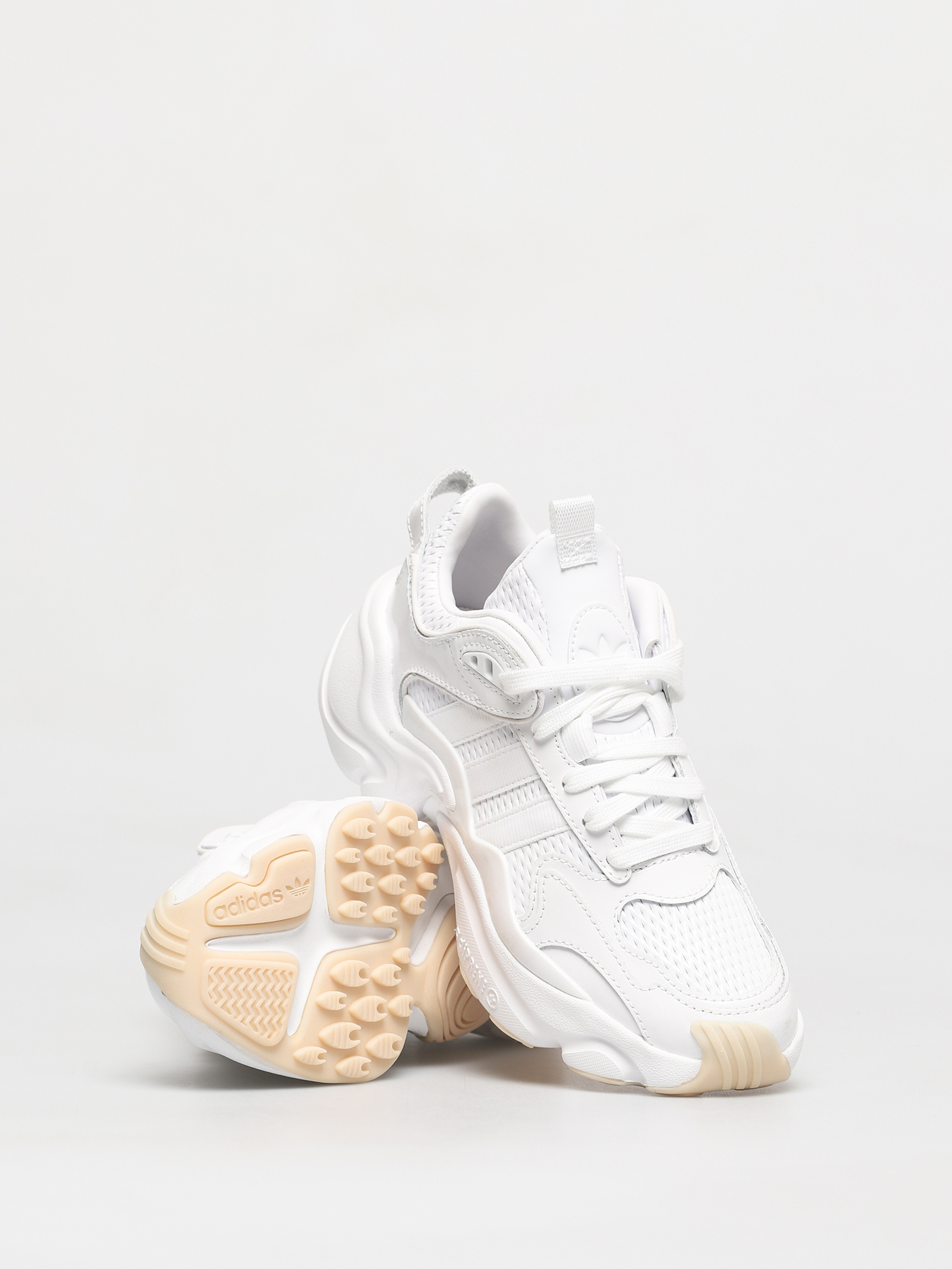 Boty adidas Originals Magmur Runner Wmn (ftwr white/ftwr white/core black)