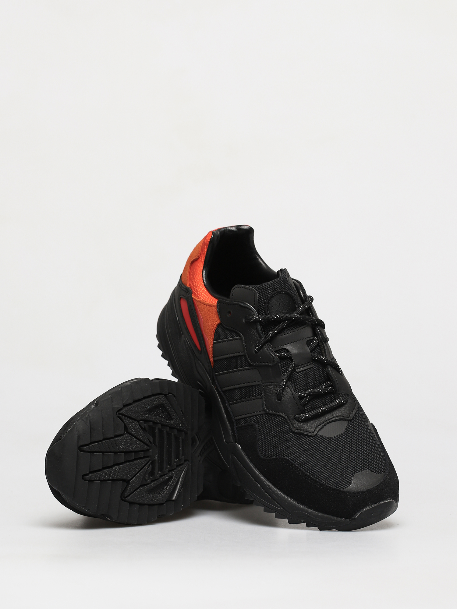 Boty adidas Originals Yung 96 Trail (cblack/trgrme/flaora)
