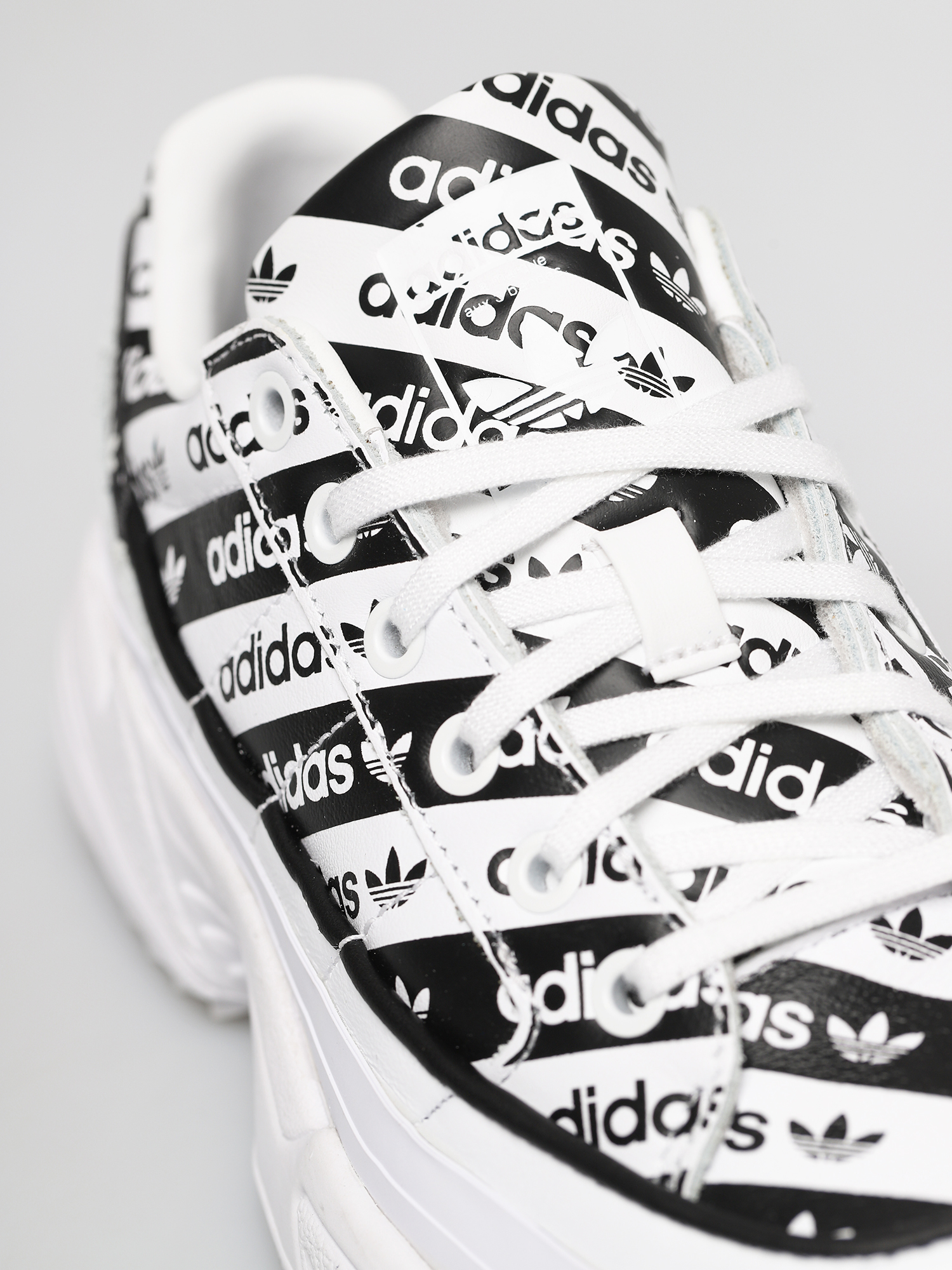 Boty adidas Originals Kiellor Wmn (ftwwht/ftwwht/cblack)
