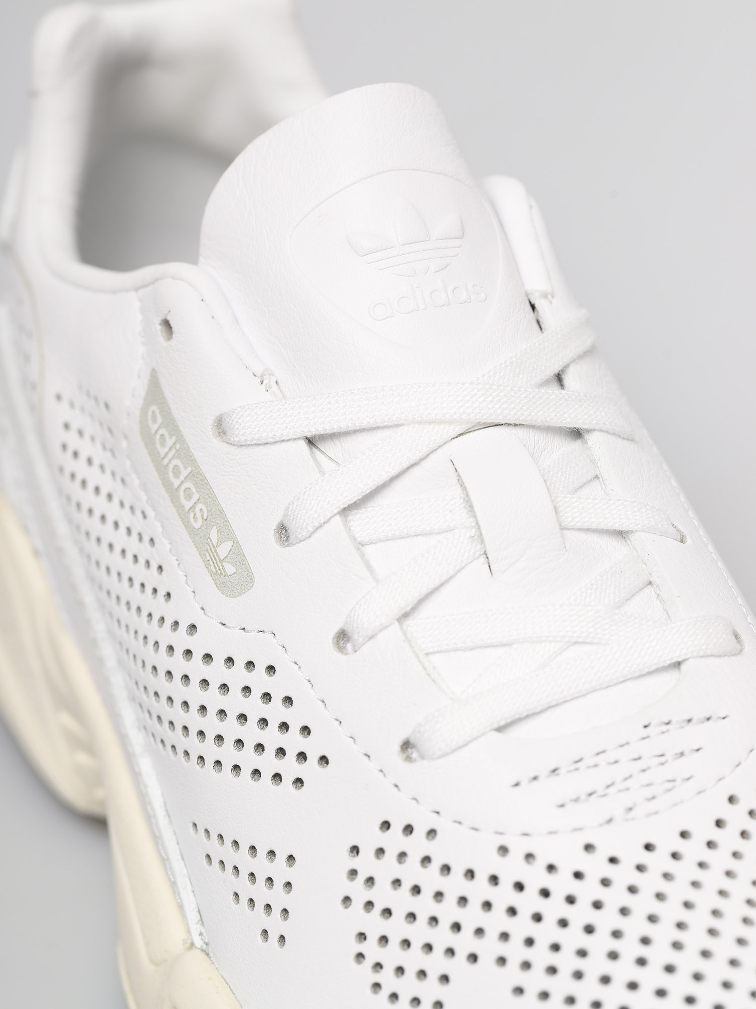 Boty adidas Originals Falcon Alluxe Wmn (ftwwht/ftwwht/owhite)