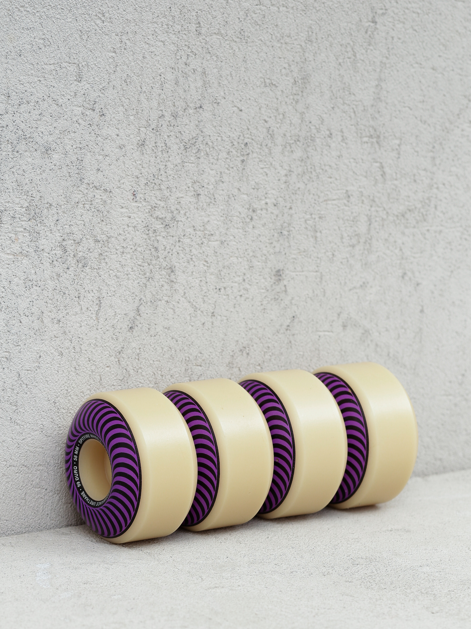 Kolečka Spitfire F4 99D Classic (purple)