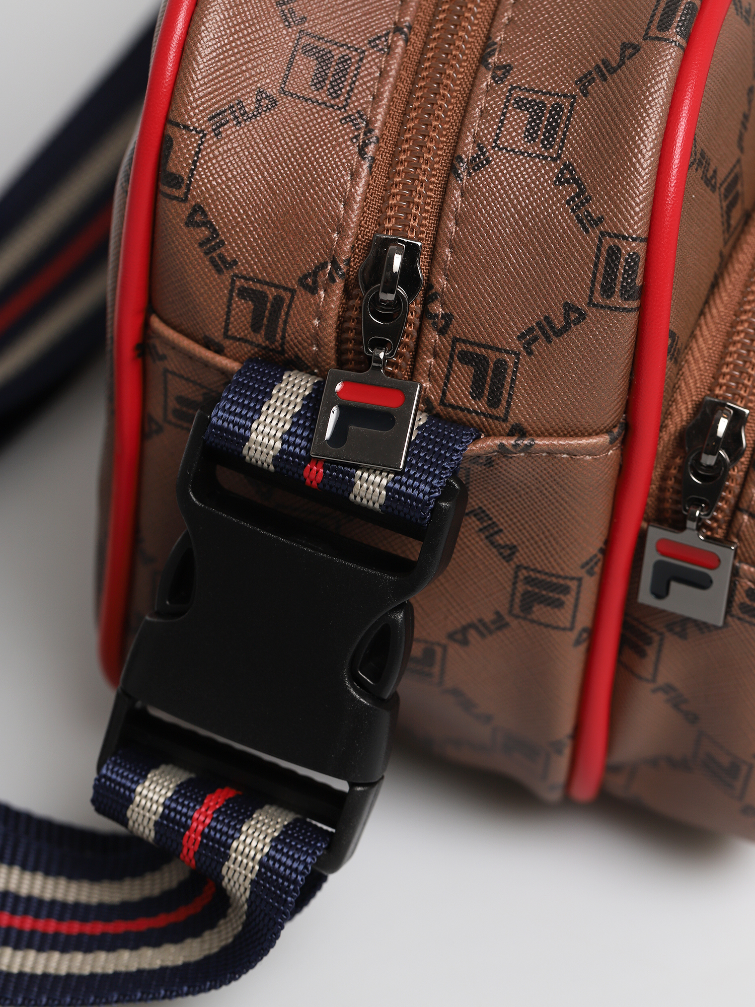 Taška Fila Shoulder Bag New Twist (allover thrush coffee bean)