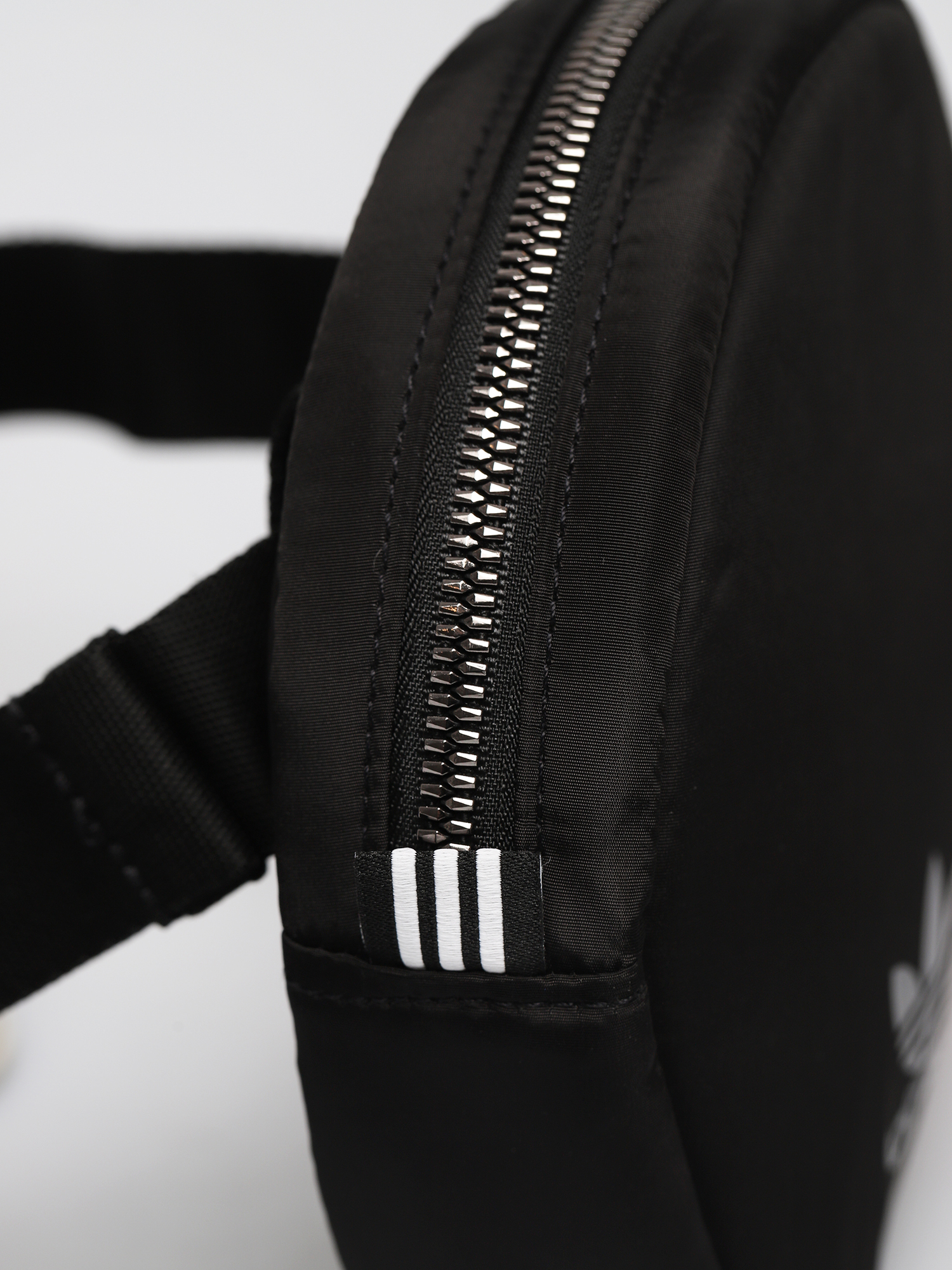 Ledvinka adidas Originals Waistbag Round (black)