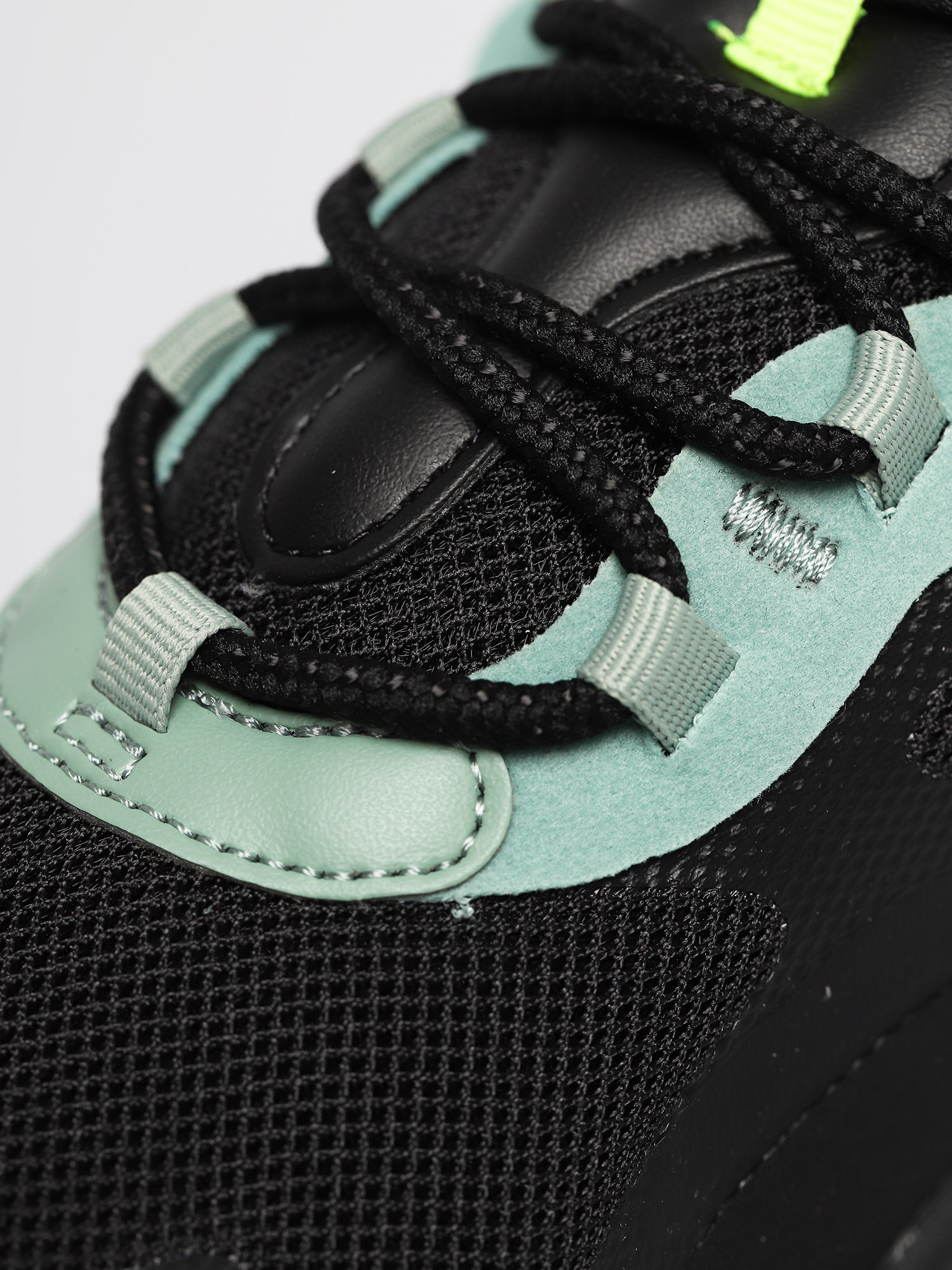 Boty Nike Air Max 270 React (black/pistachio frost silver pine volt)