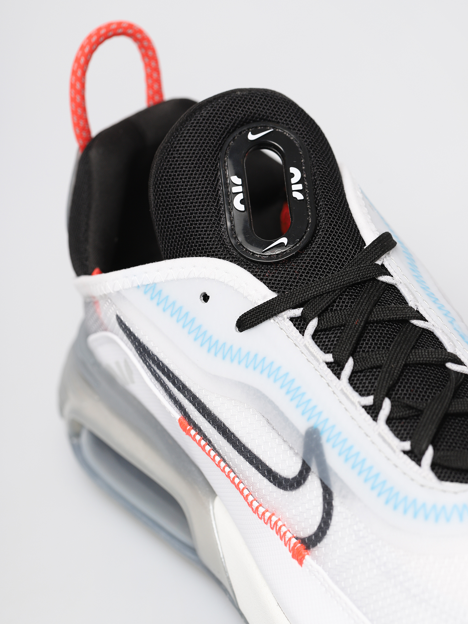 Boty Nike Air Max 2090 (white/black pure platinum bright crimson)