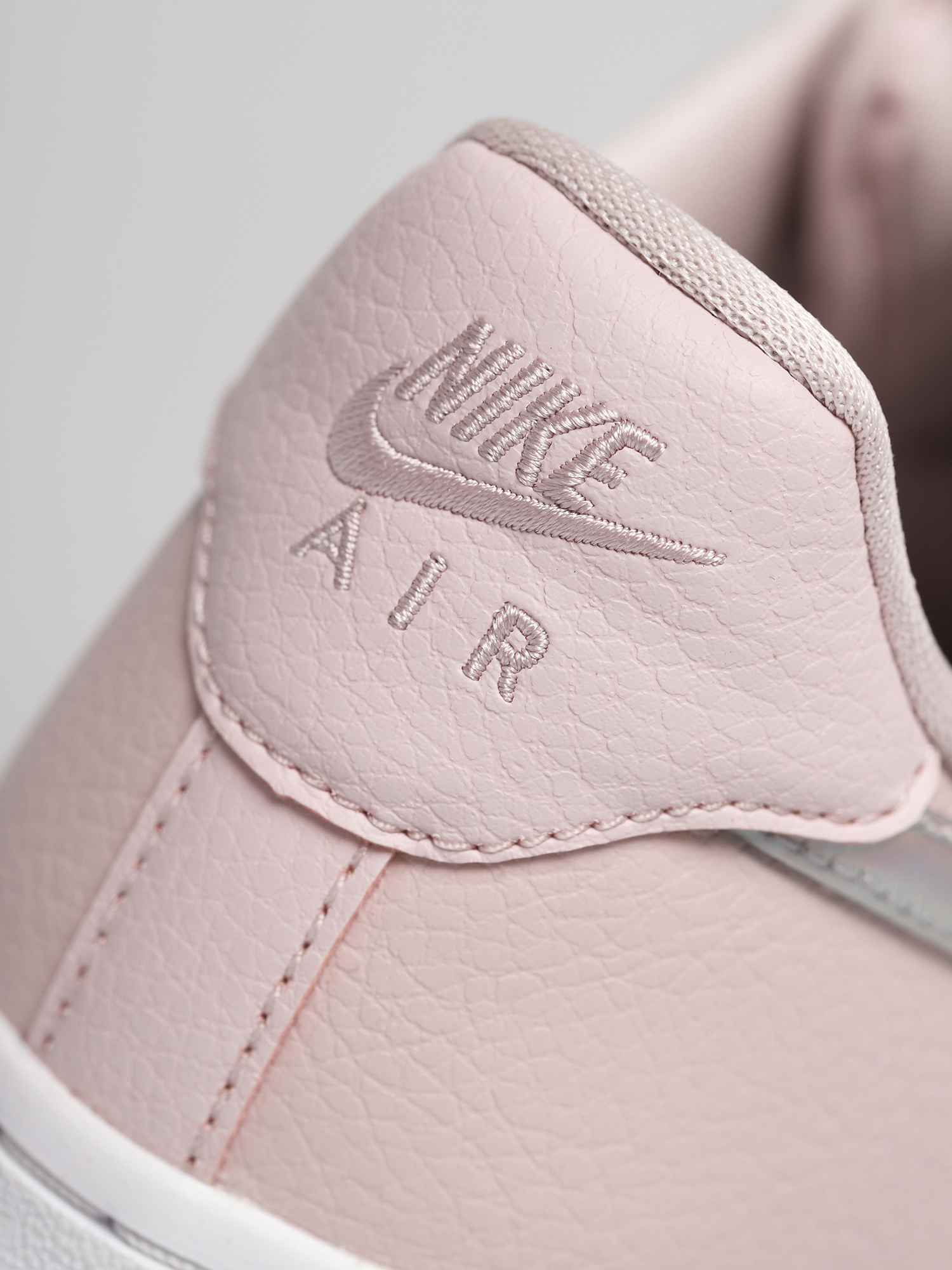 Boty Nike Air Force 1 07 Essential Wmn (barely rose/barely rose white)