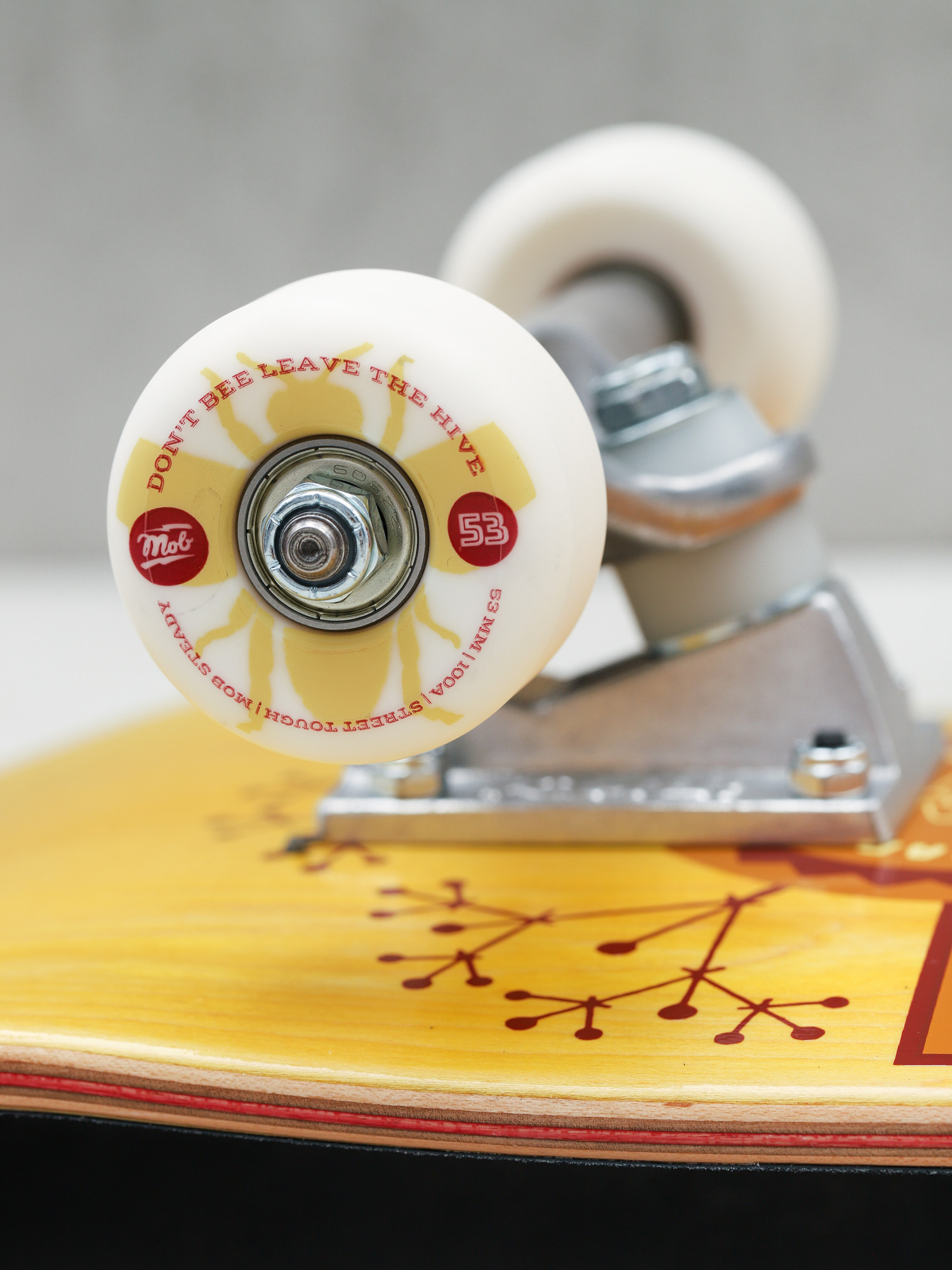 Skateboard Mob Skateboards Bee (yellow)