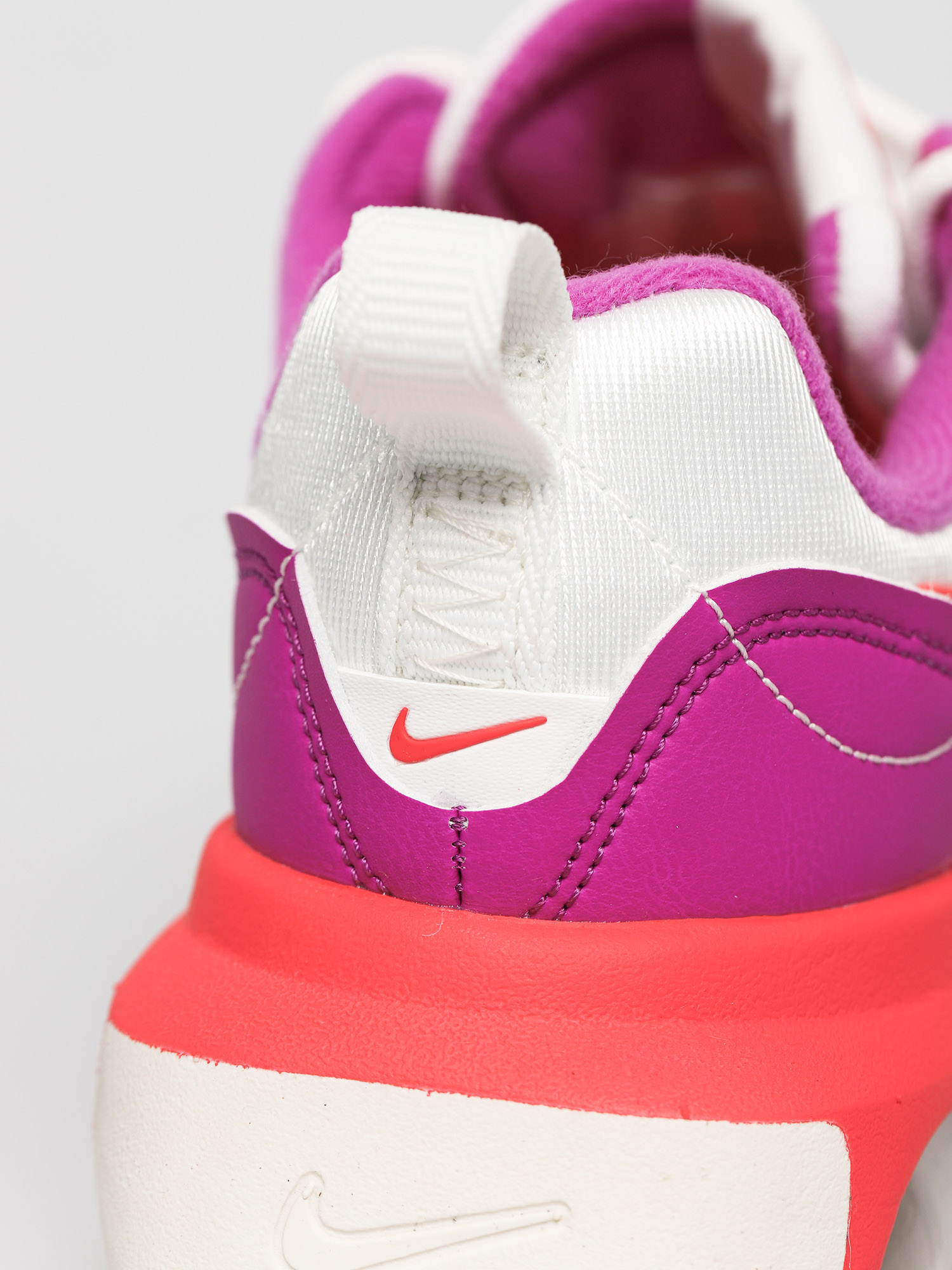 Boty Nike Air Max Verona Wmn (summit white/laser crimson sail magenta)