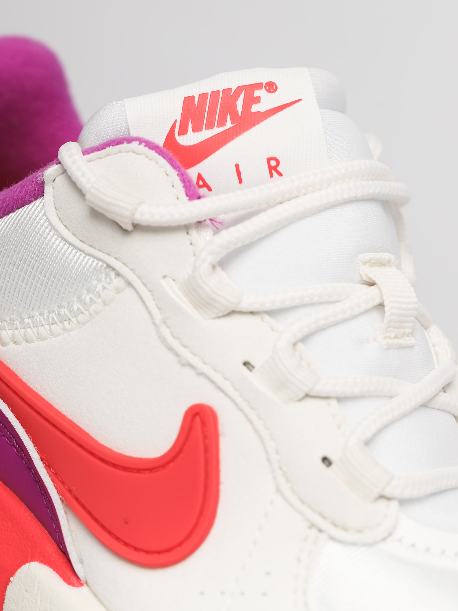 Boty Nike Air Max Verona Wmn (summit white/laser crimson sail magenta)