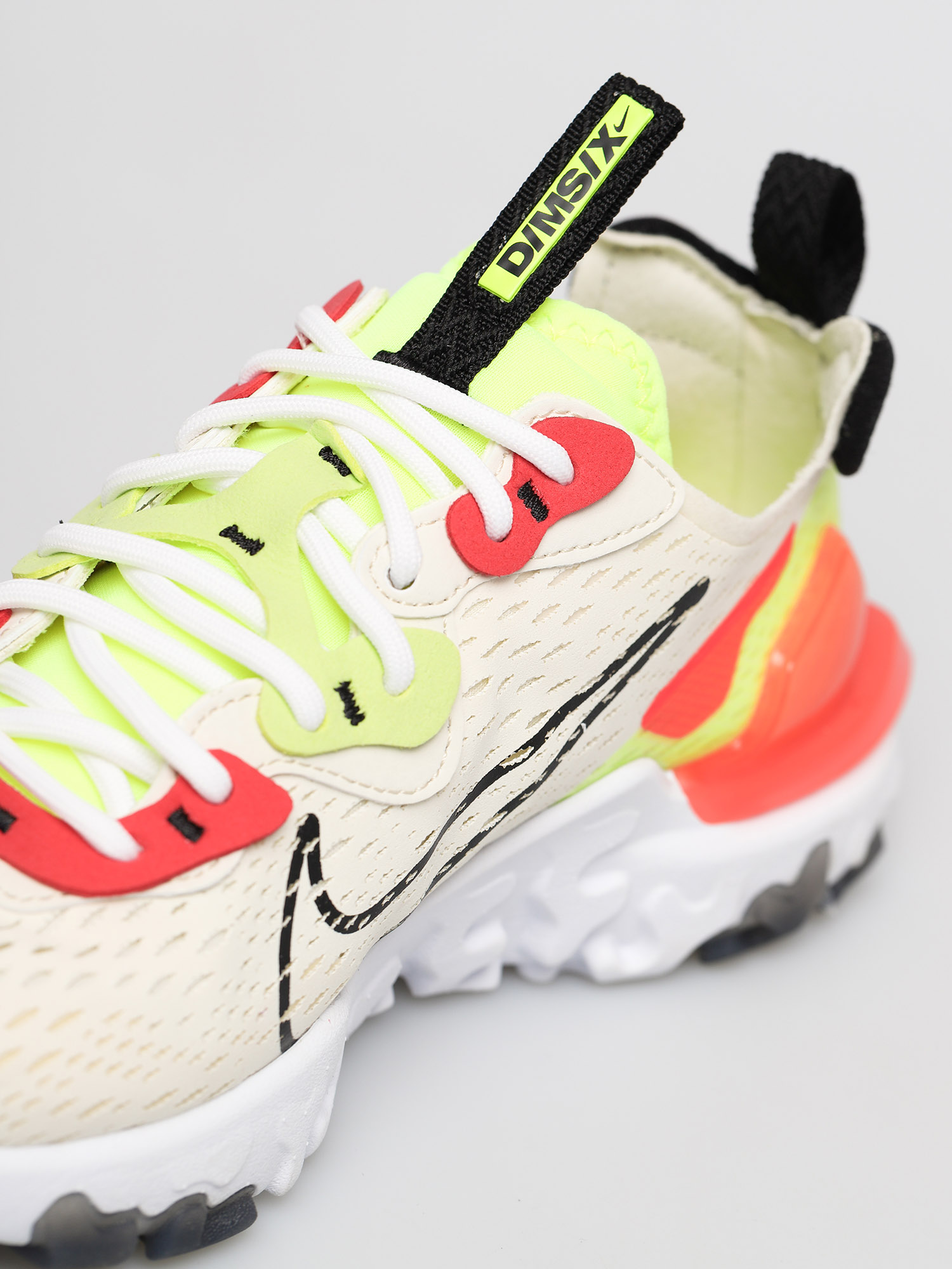 Boty Nike React Vision Wmn (pale ivory/black volt laser crimson)