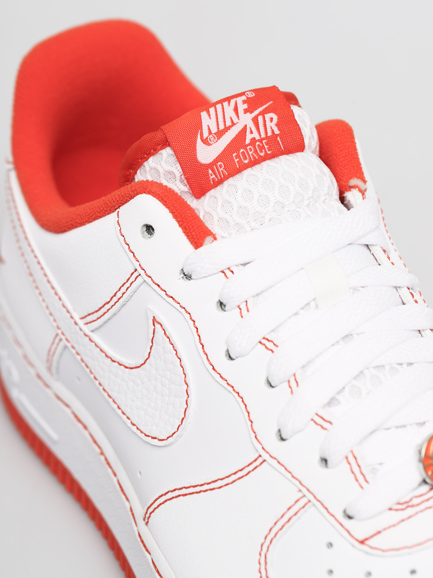 Boty Nike Air Force 1 07 Lv8 (white/team orange black)