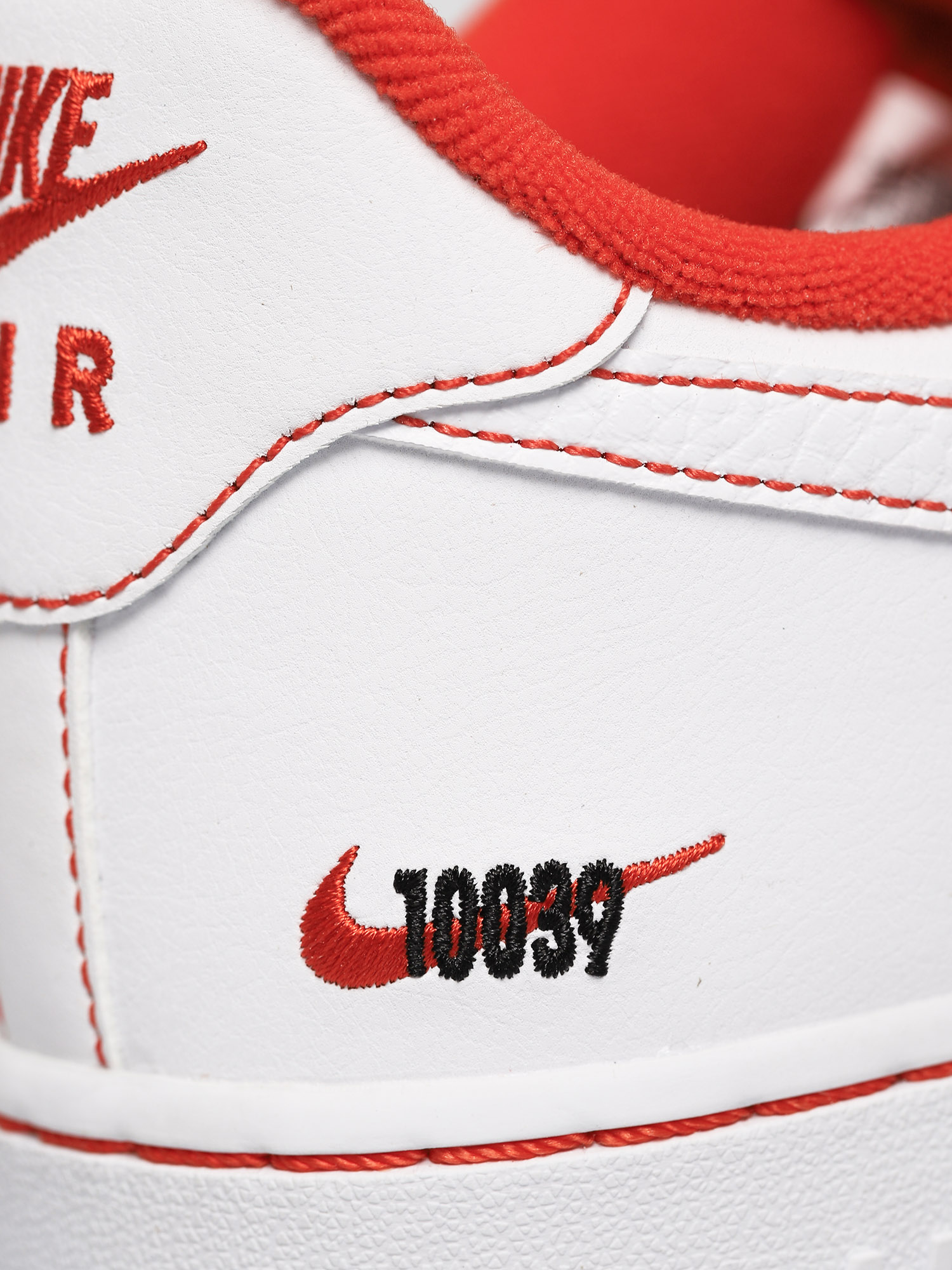 Boty Nike Air Force 1 07 Lv8 (white/team orange black)