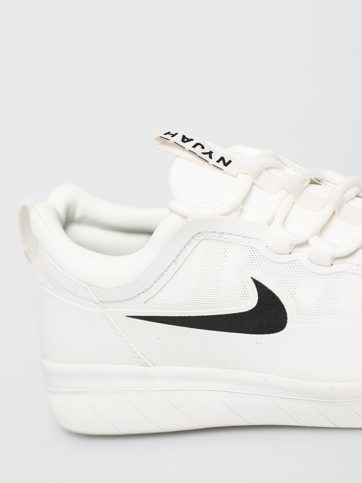 Boty Nike SB Nyjah Free 2 0 (summit white/black summit white)