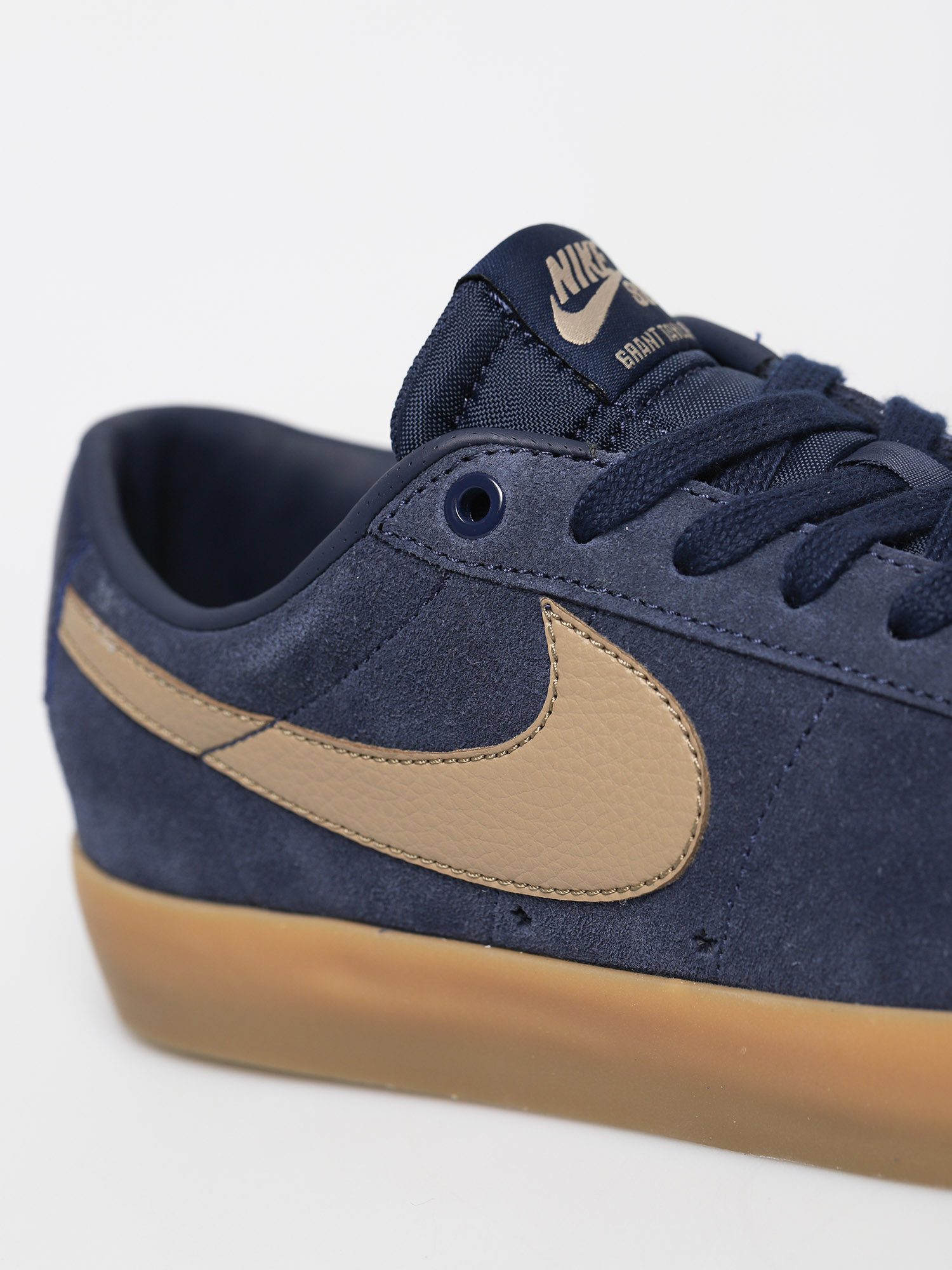 Boty Nike SB Blazer Low Gt (midnight navy/khaki gum light brown)
