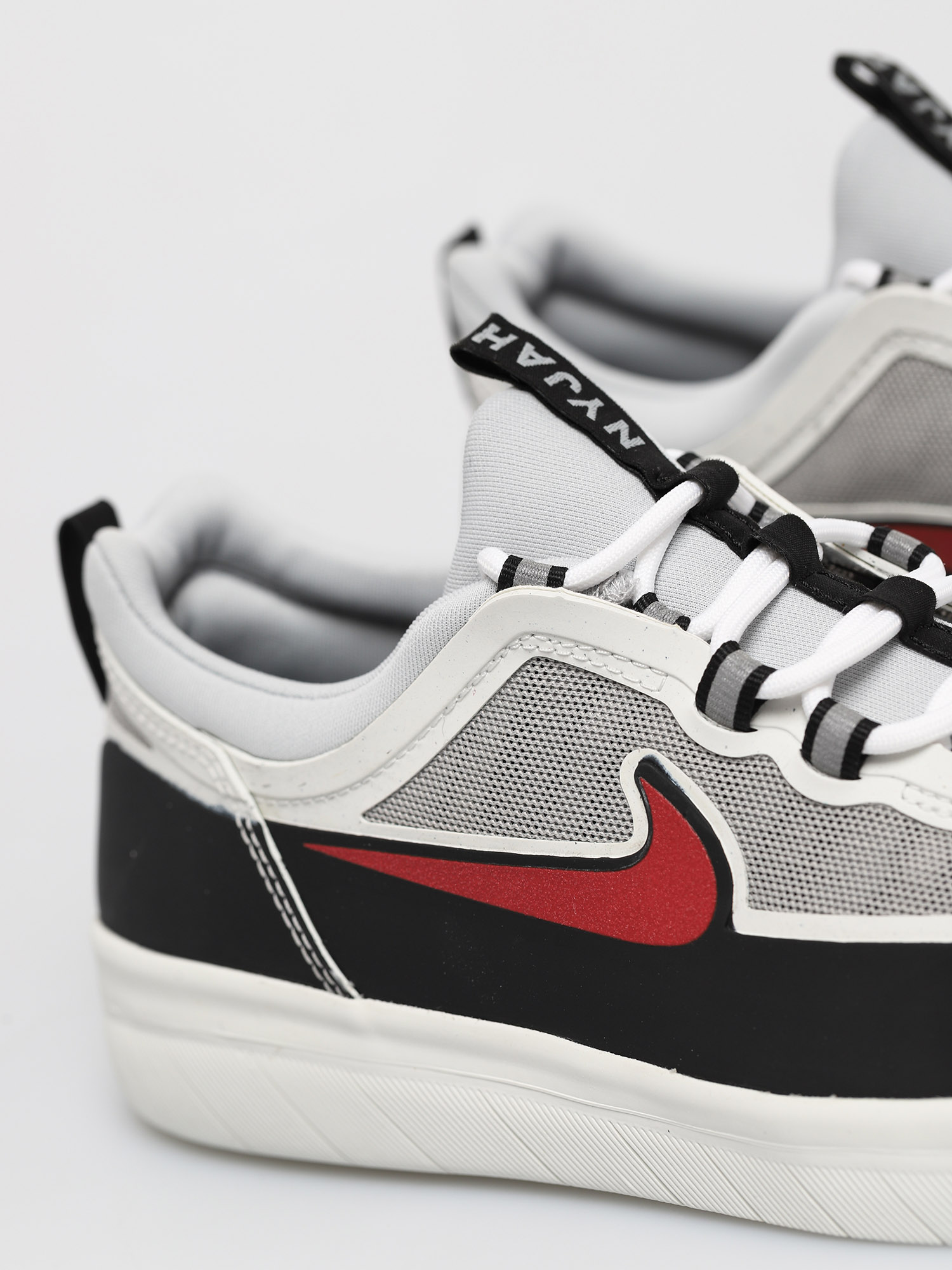 Boty Nike SB Nyjah Free 2 0 (black/sport red metallic silver black)