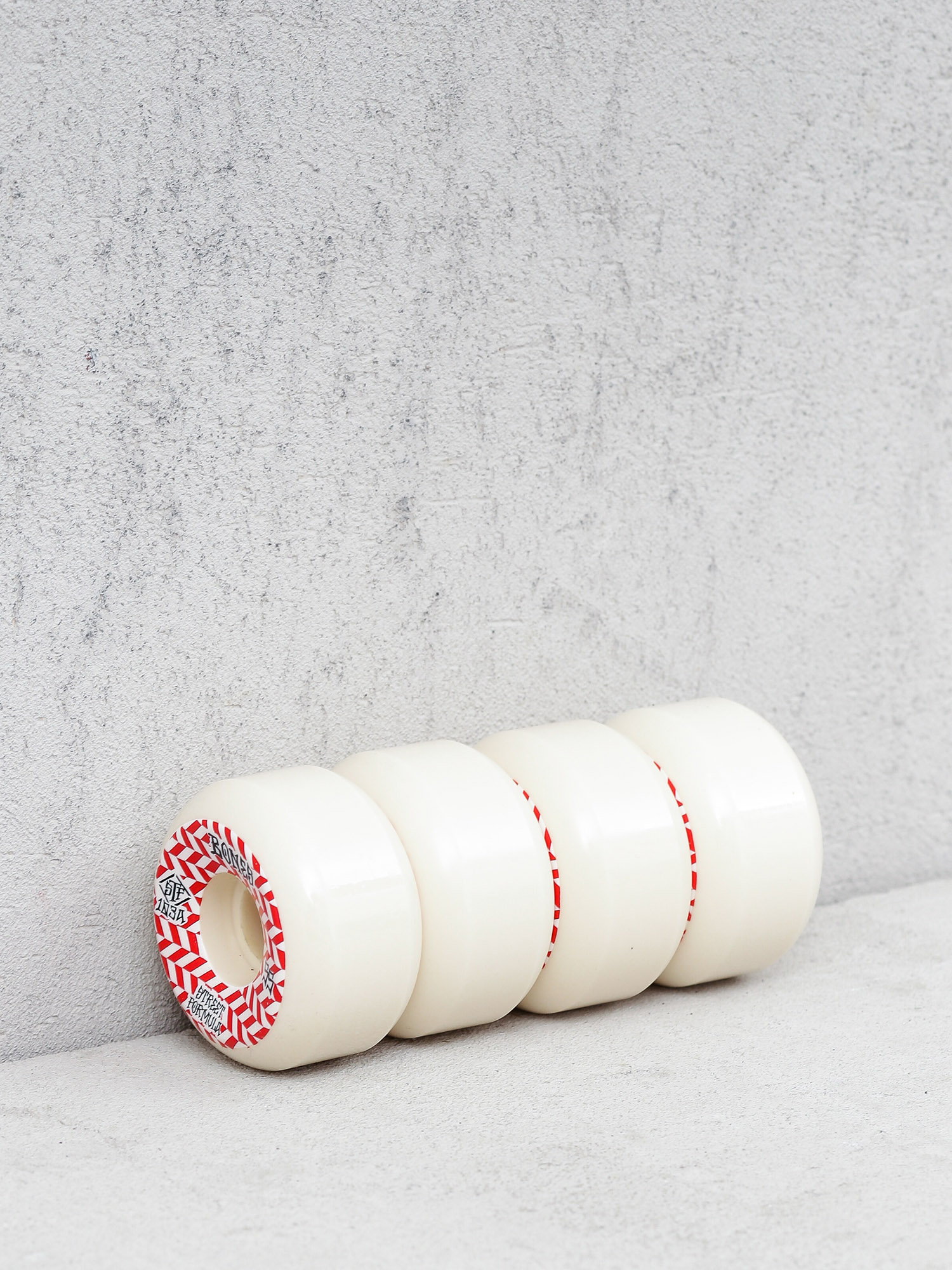 Kolečka Bones Patterns Sidecut Streettech Formula V5 (white/red)