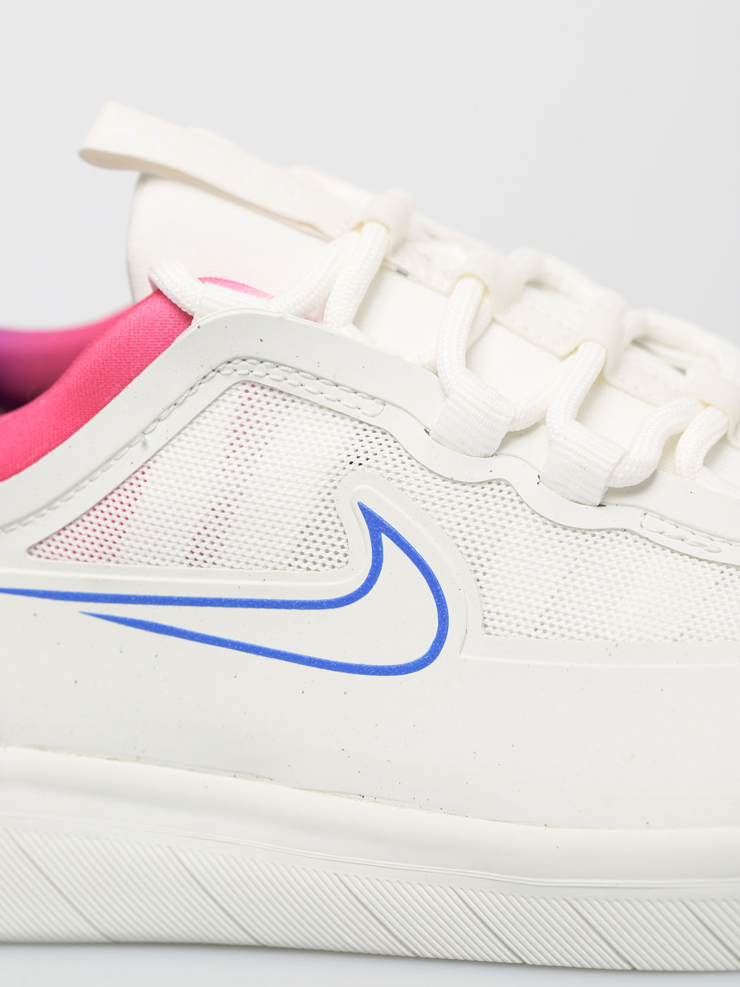 Boty Nike SB Nyjah Free 2 T (summit white/racer blue pink blast)