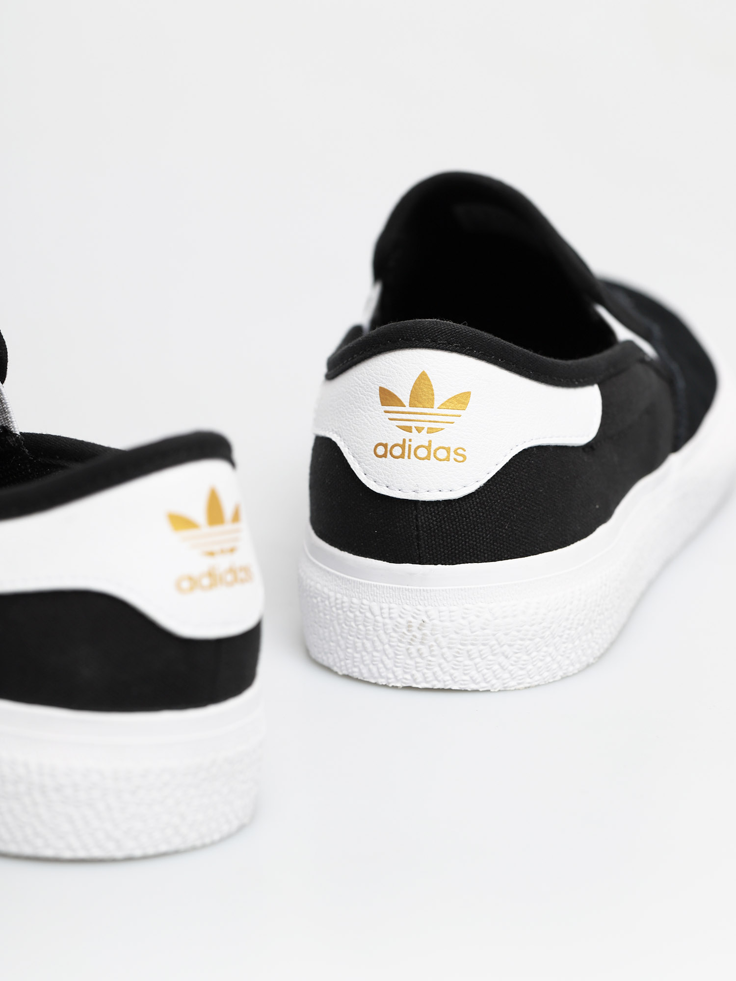 Boty adidas 3Mc Slip (cblack/ftwwht/goldmt)