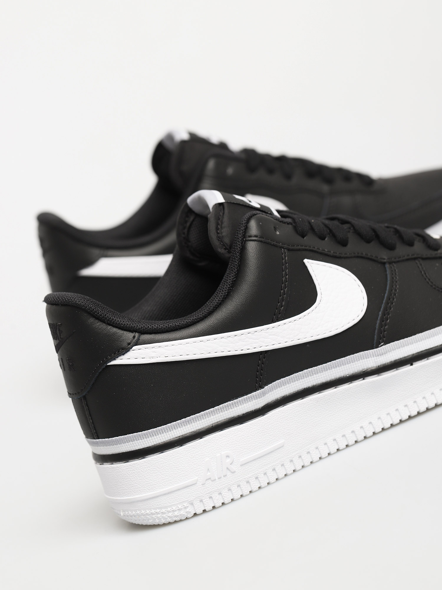 Boty Nike Air Force 1 07 Lv8 (black/white wolf grey)