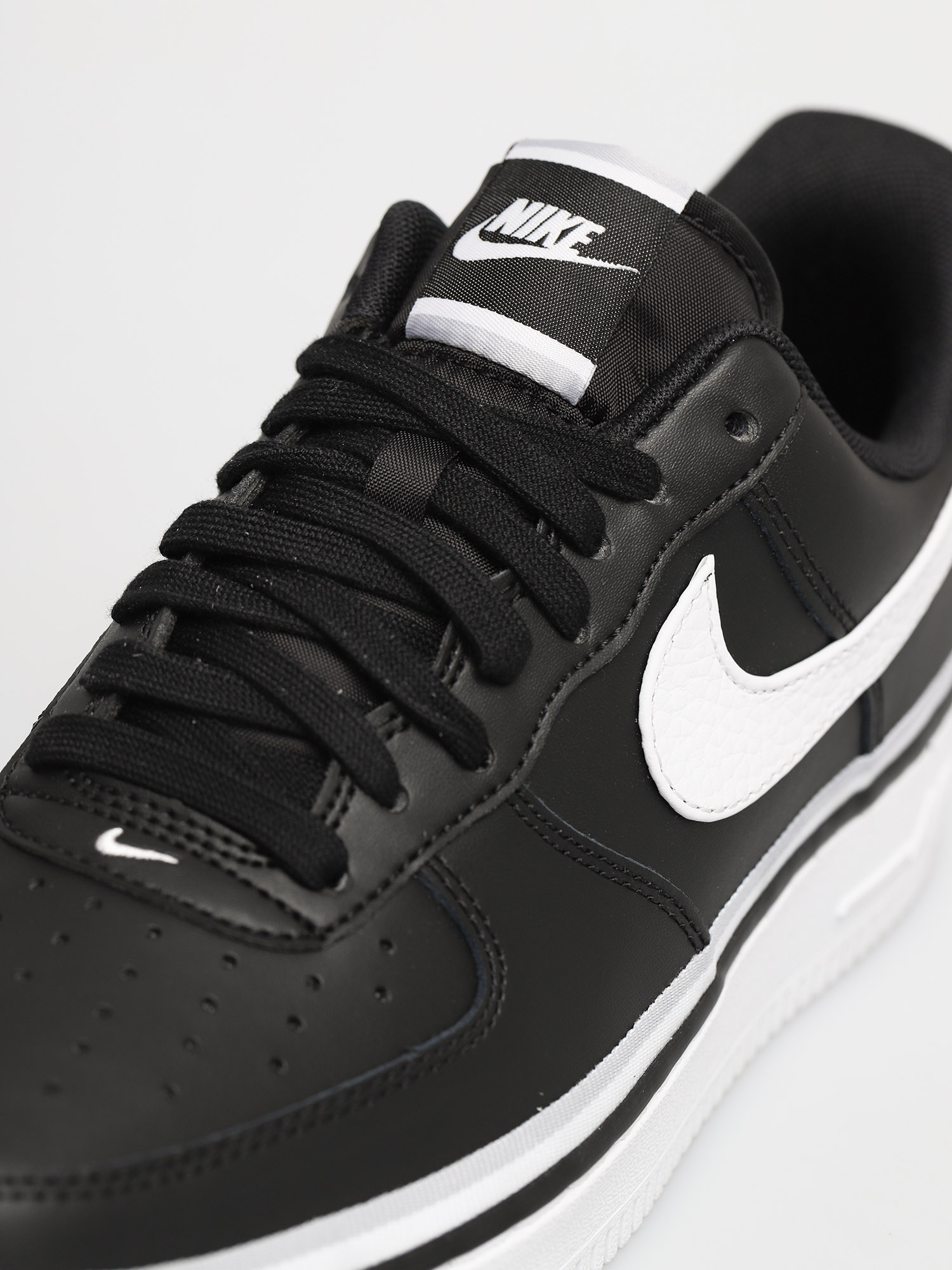 Boty Nike Air Force 1 07 Lv8 (black/white wolf grey)