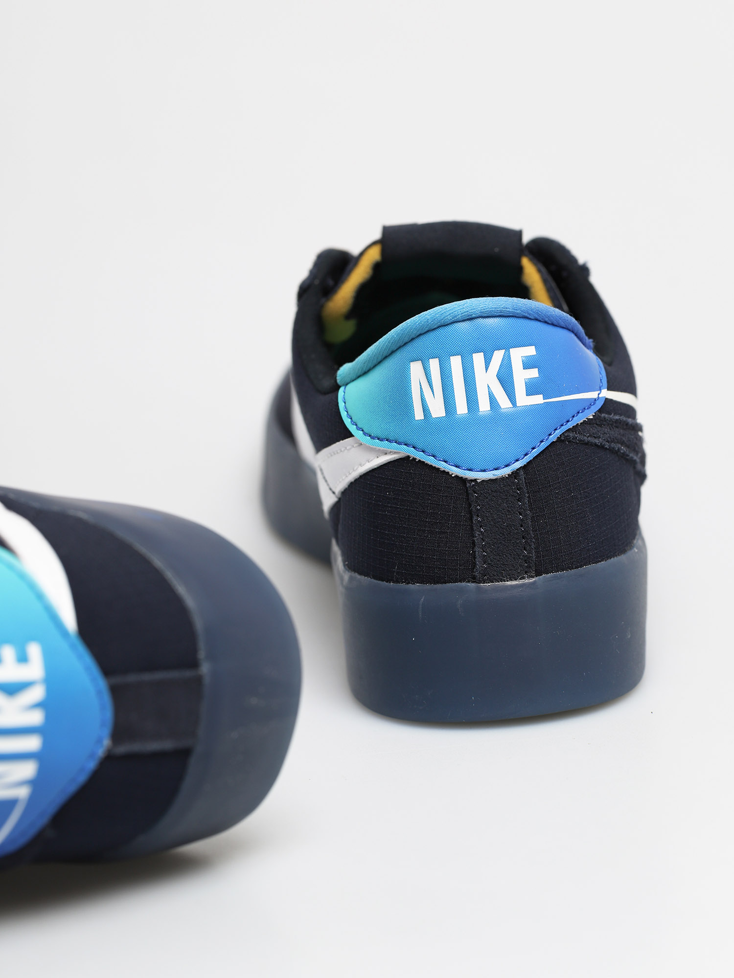 Boty Nike SB Bruin React T (dark obsidian/white hyper jade)